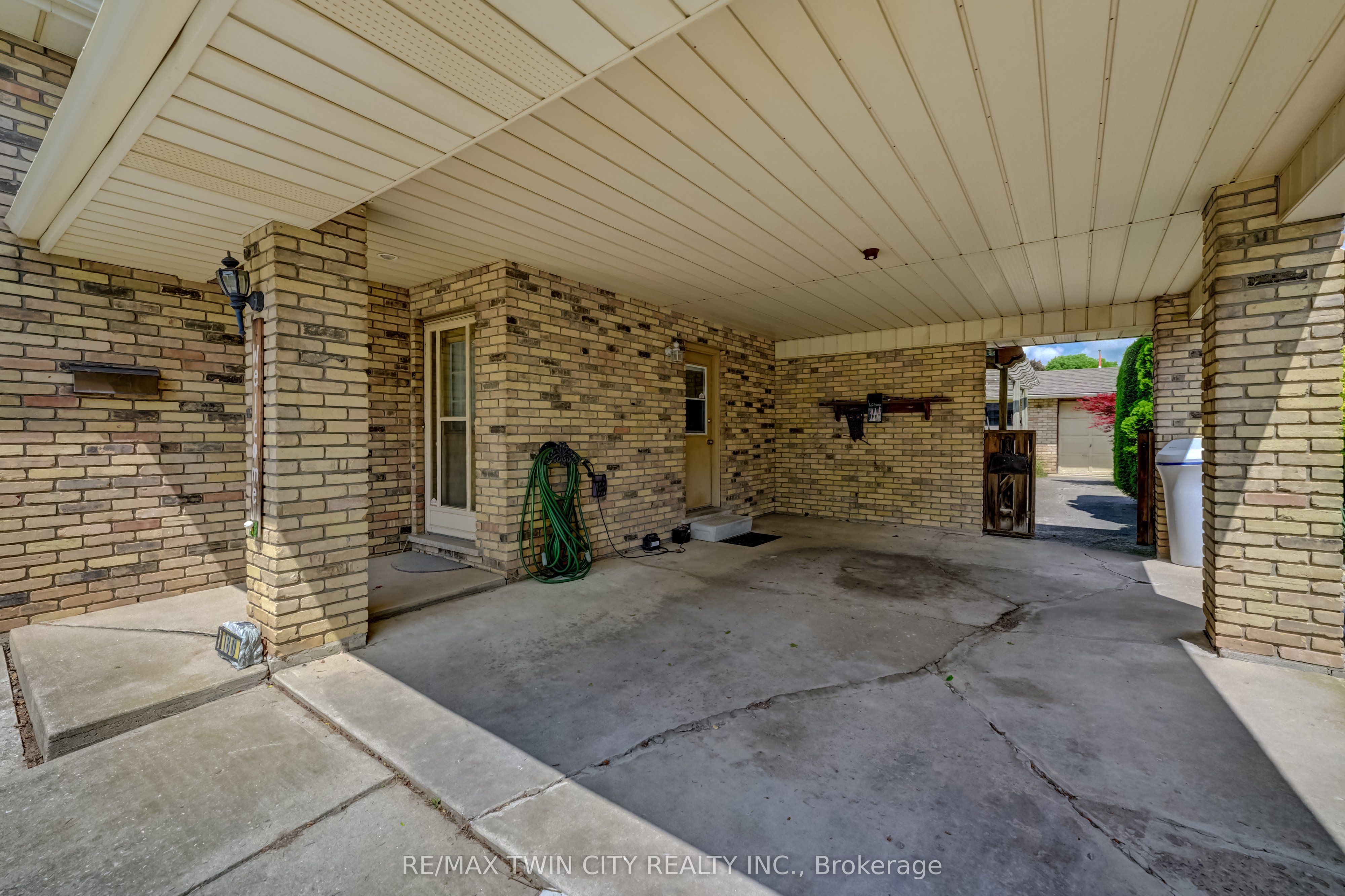 180 Balmoral Drive, Brantford, ON N3R 7N5 photo 3