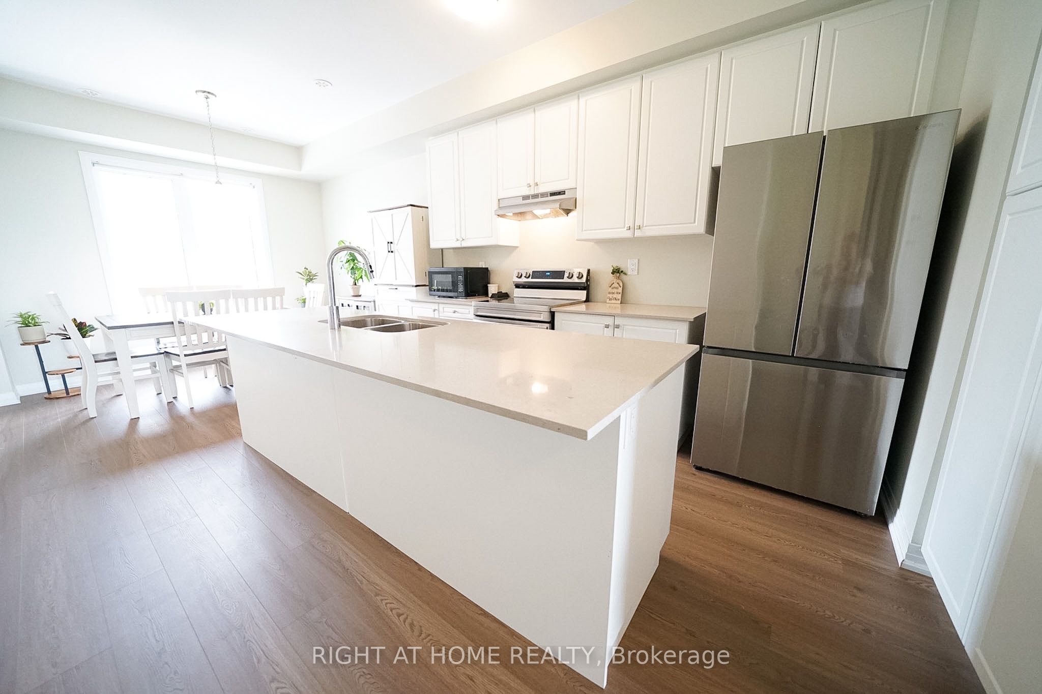 185 Bedrock Drive 23, Hamilton, ON L8J 0M5 photo 3