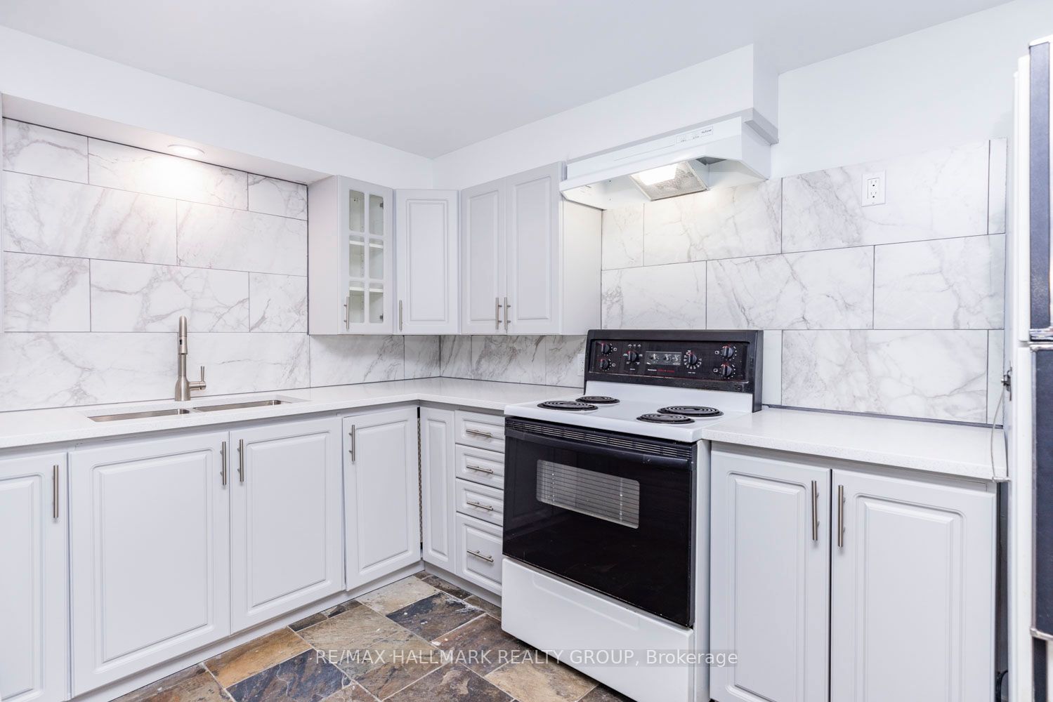 1542 St. Georges Street B, Orleans - Cumberland and Area, ON K1E 1P9 photo 5