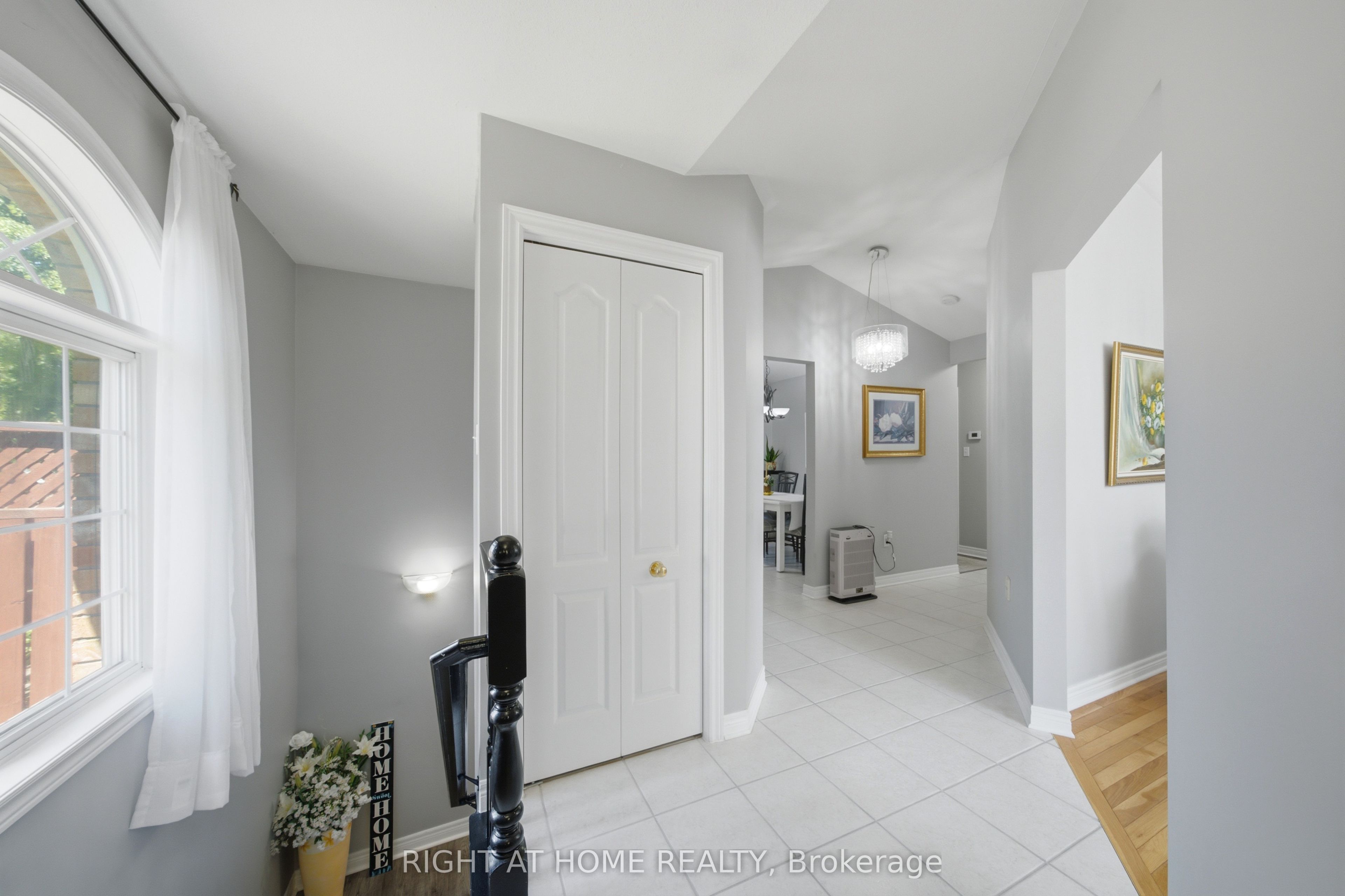 7505 Nadia Court, Niagara Falls, ON L2J 4K6 photo 3