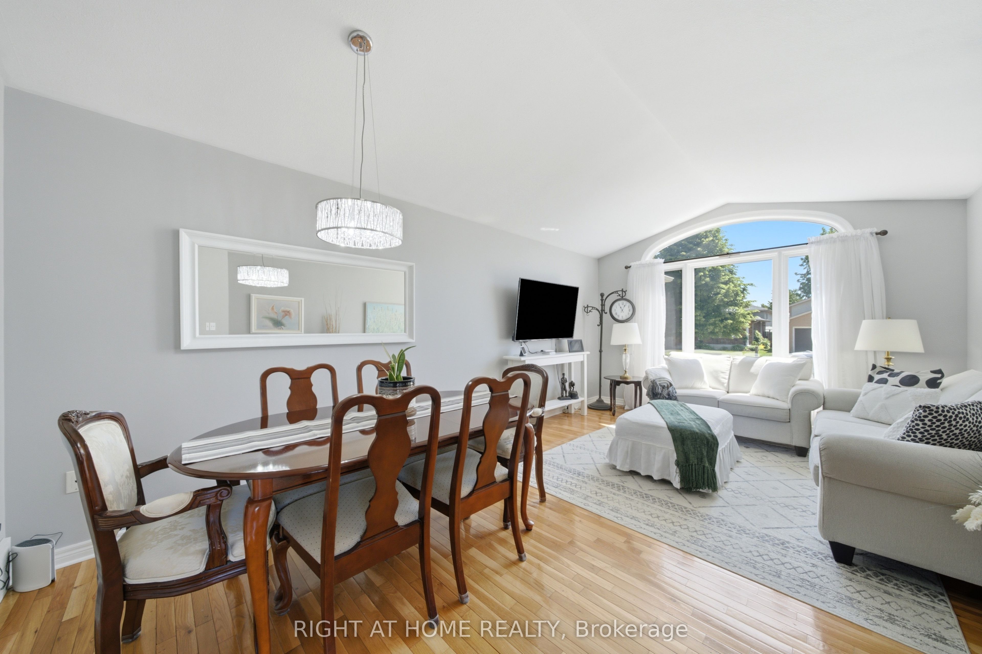 7505 Nadia Court, Niagara Falls, ON L2J 4K6 photo 4