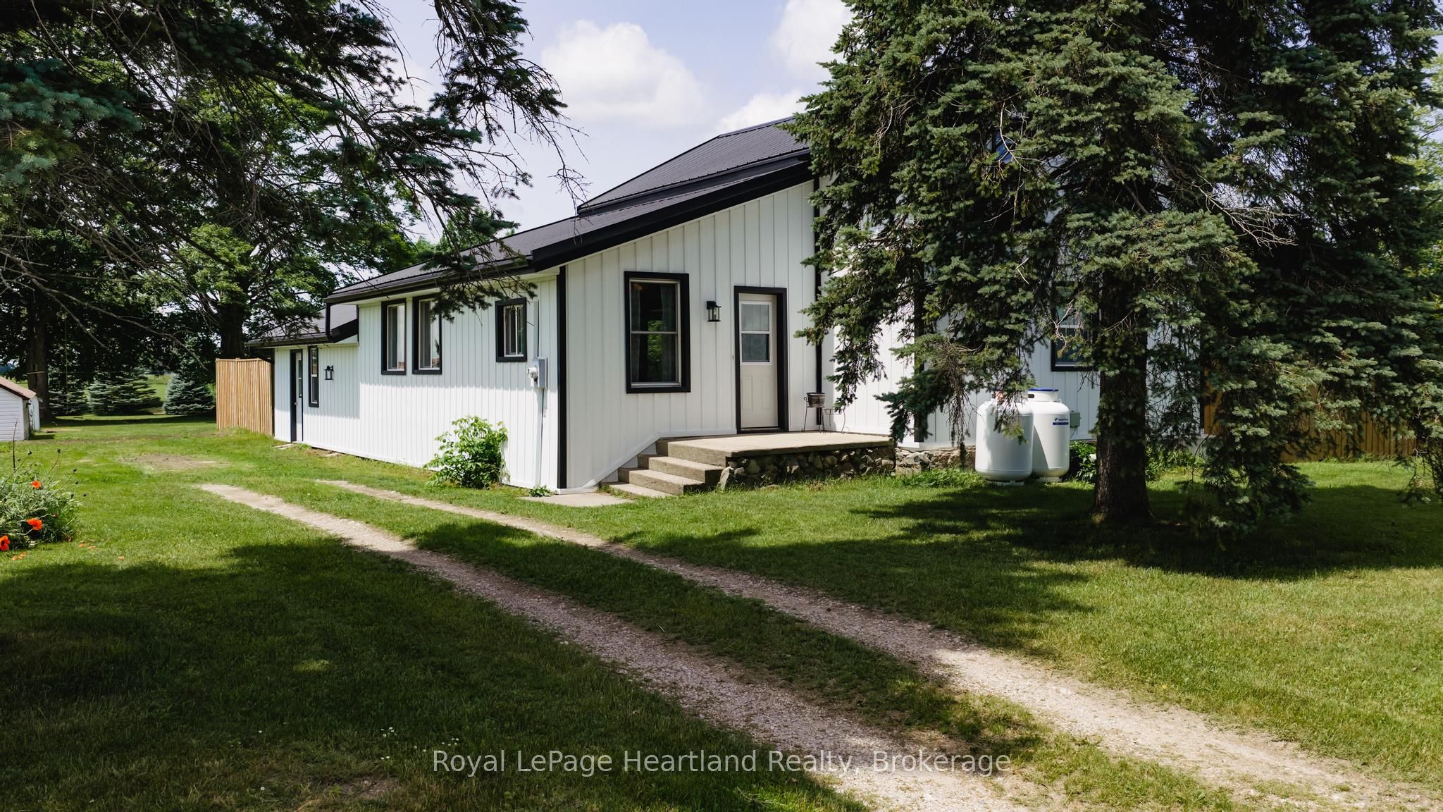 2010 Alma Street N, Howick, ON N0G 1X0 photo 2