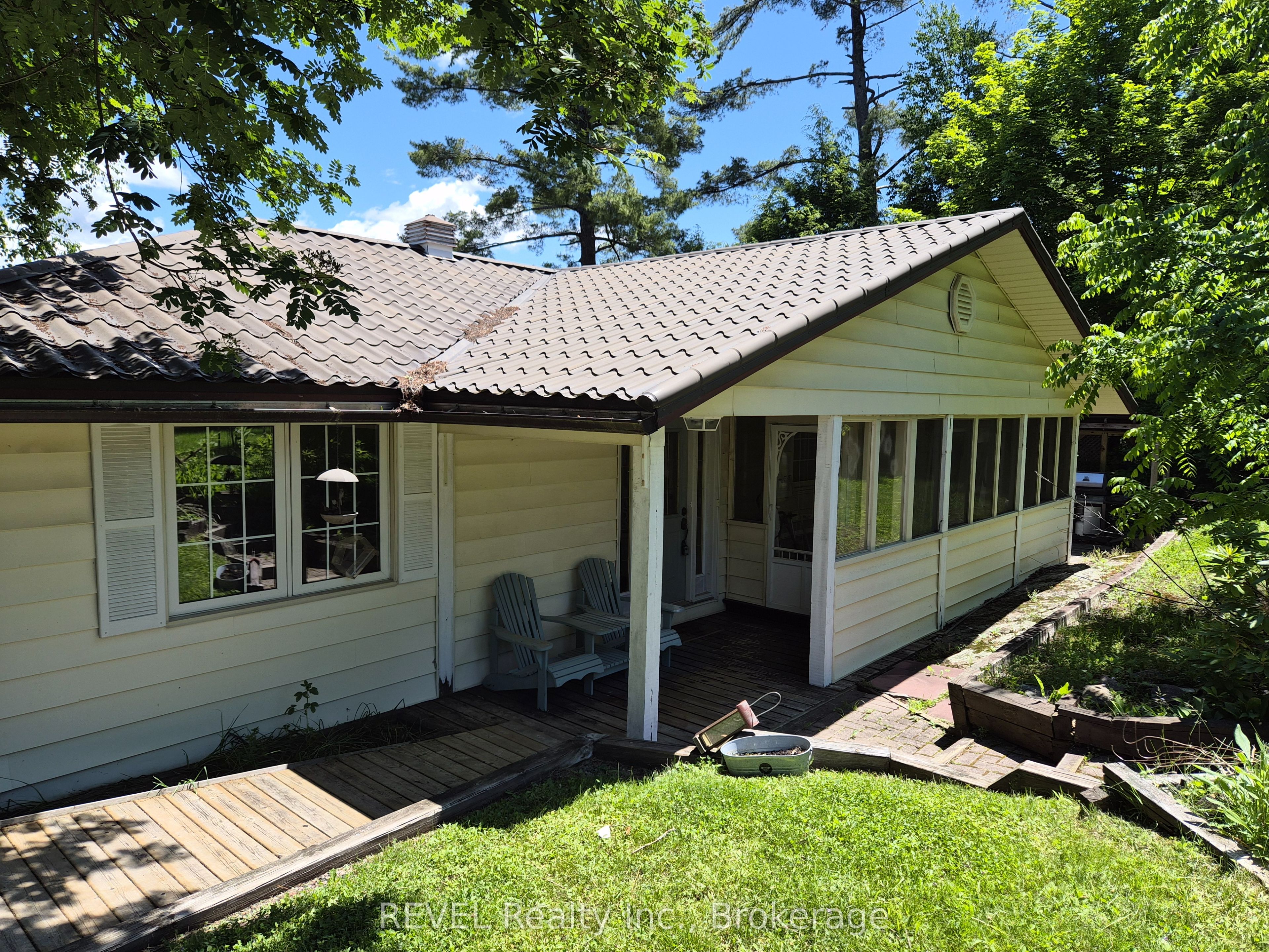 1031 Butterfly Road, Muskoka Lakes, ON P0C 1A0