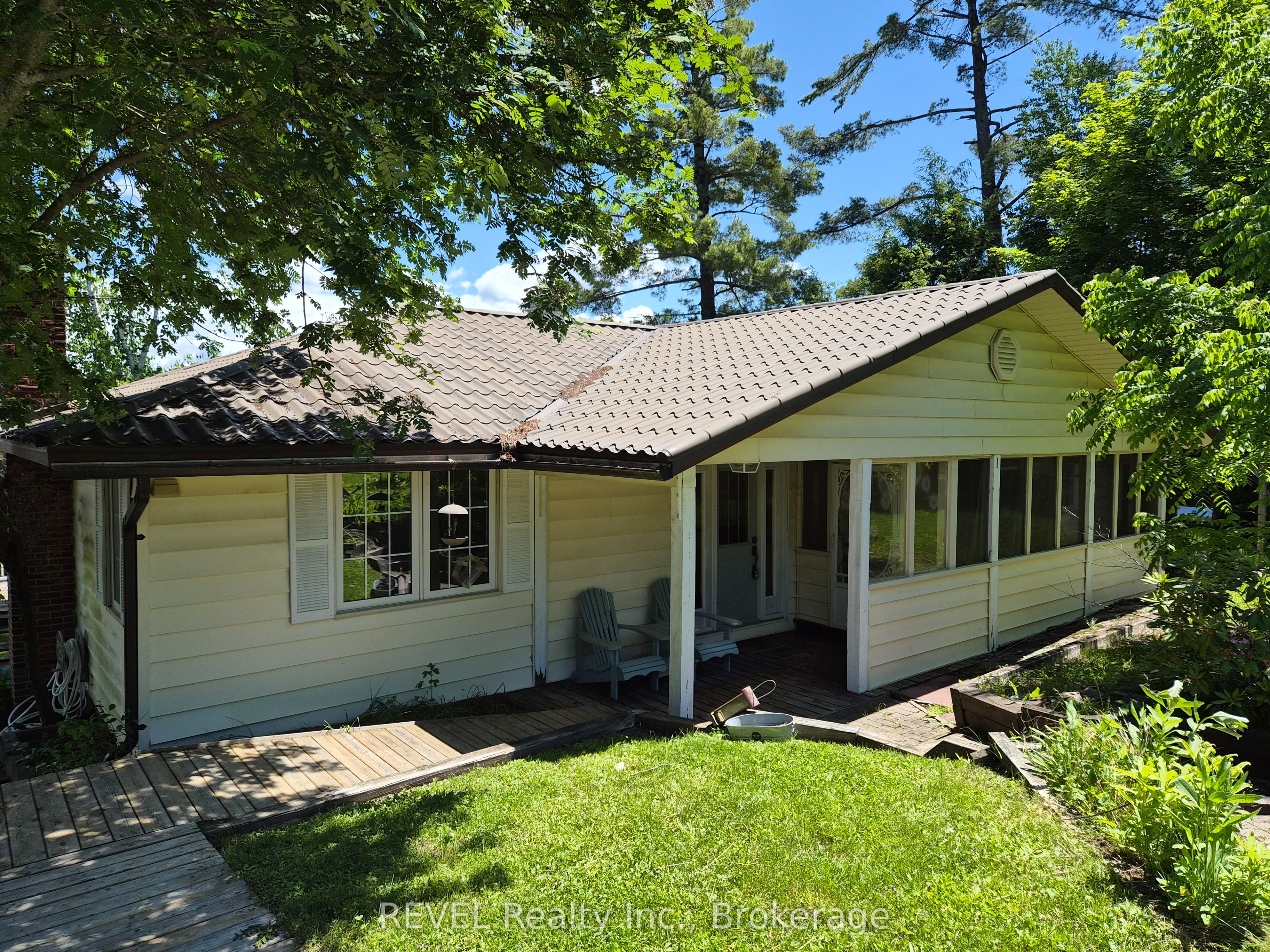 1031 Butterfly Road, Muskoka Lakes, ON P0C 1A0 photo 3