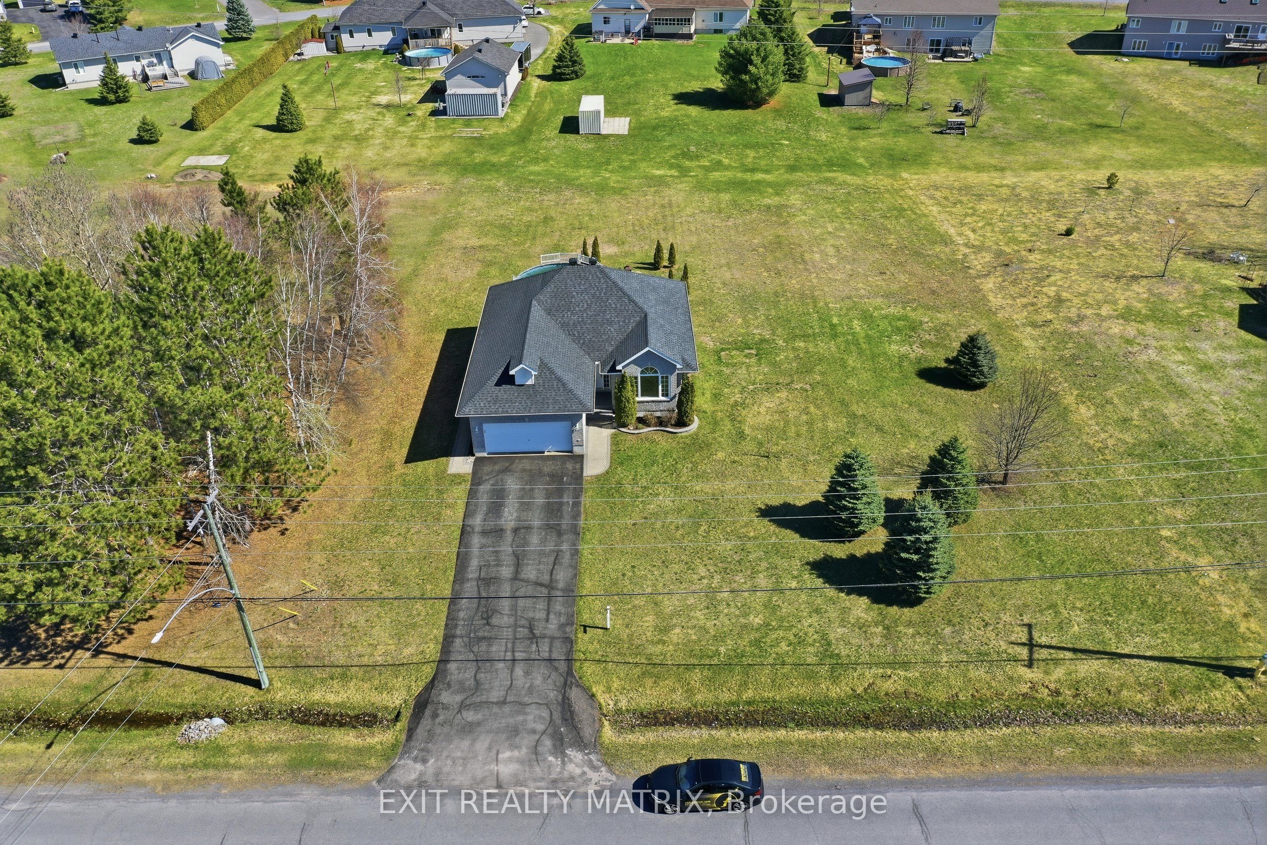 2117 Lemery Street, Clarence-Rockland, ON K0A 1E0 photo 2