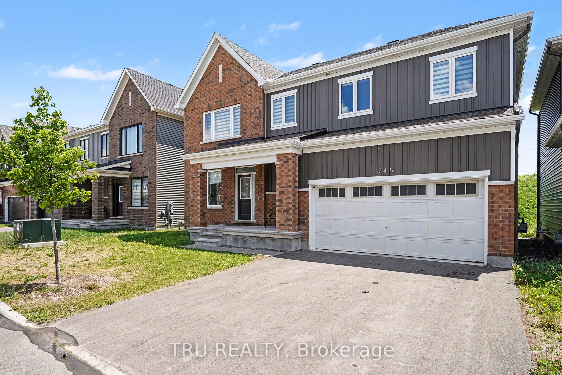 748 EMINENCE Street, Barrhaven, ON K2J 6X6 photo 2