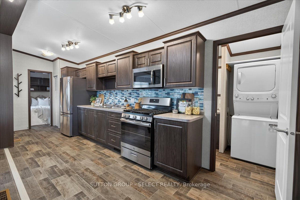 8685 Rock Glen Road 415, Lambton Shores, ON N0M 1B0 photo 3