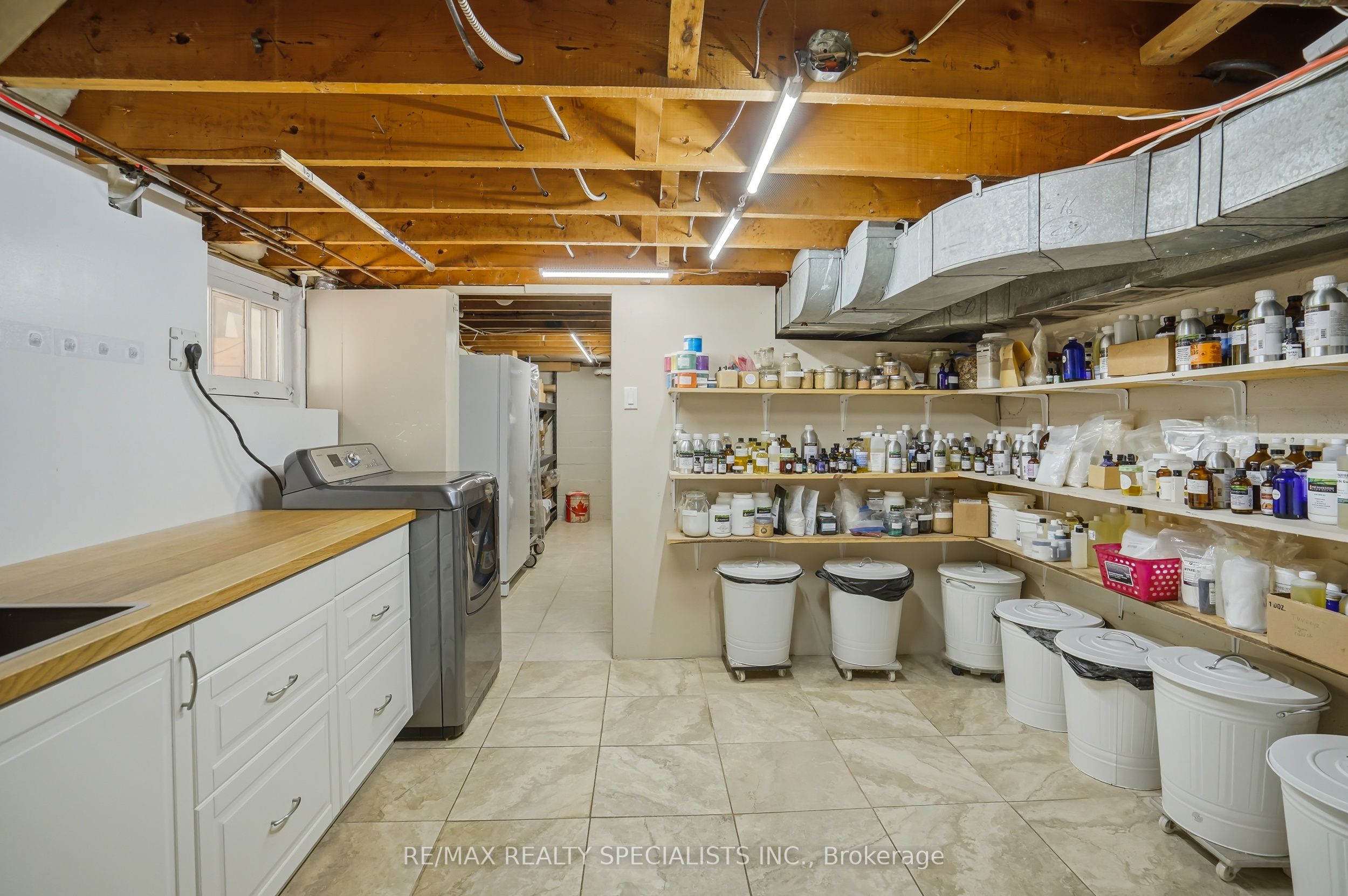 11 Kingsway Boulevard, Grimsby, ON L3M 3E4 photo 3