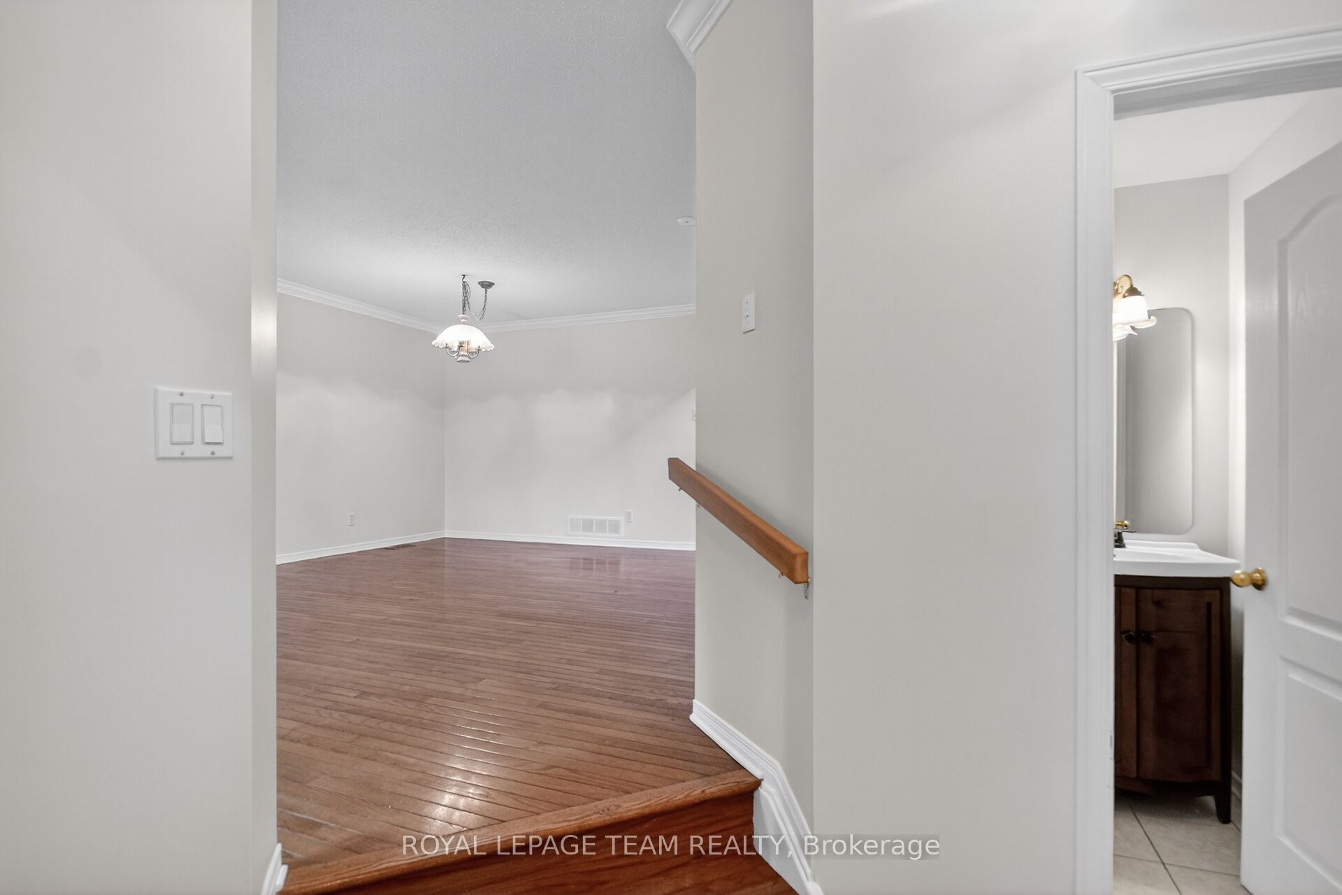 19 Windhurst Drive, Barrhaven, ON K2G 6G5 photo 3