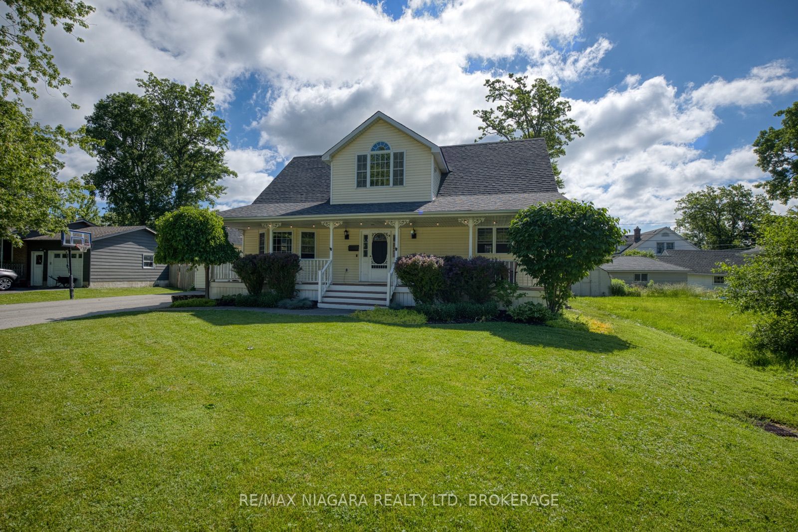 664 Lakeview Road, Fort Erie, ON L2A 4X1 photo 2