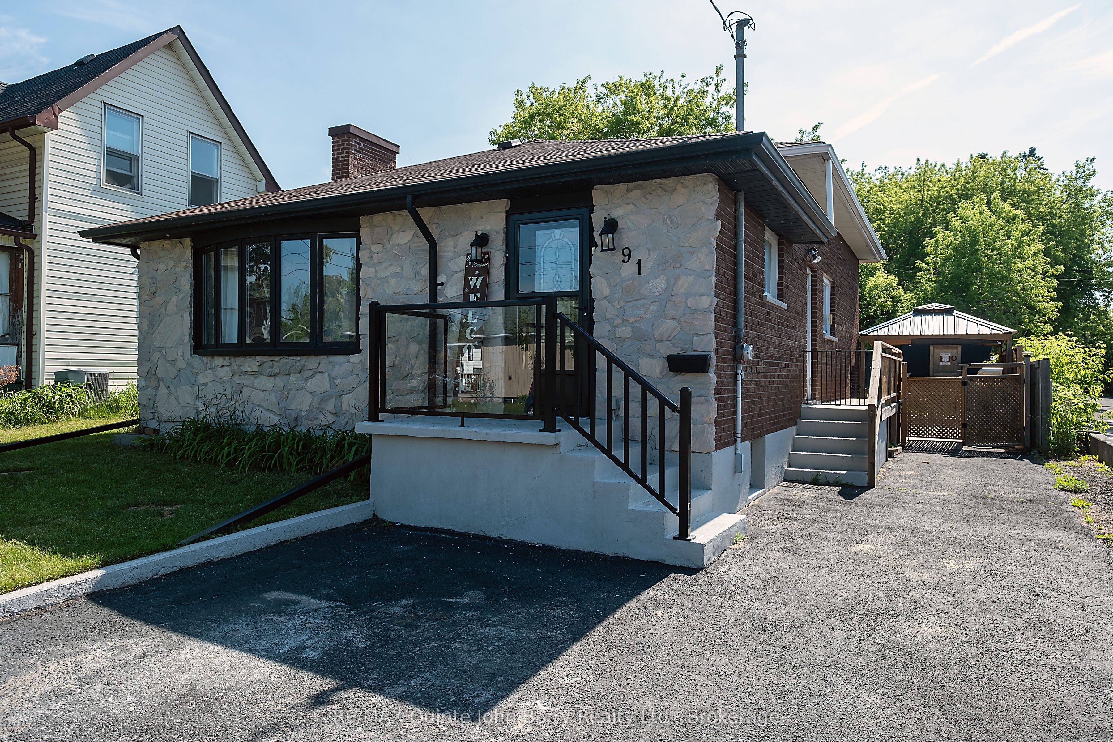 91 Scott Street, Quinte West, ON K8V 3B5 photo 4