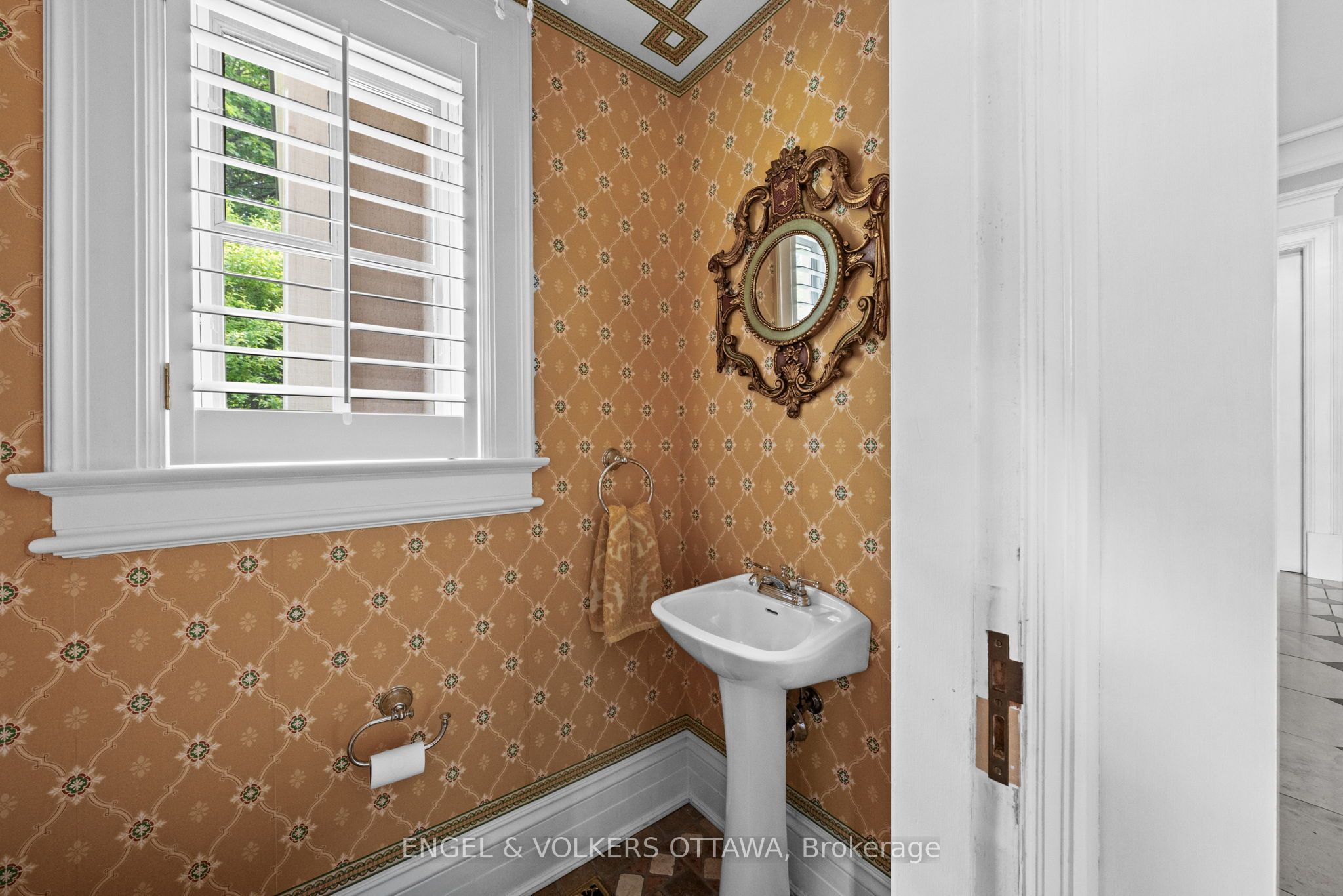 218 Coltrin Road, Rockcliffe Park, ON K1M 0A6 photo 3