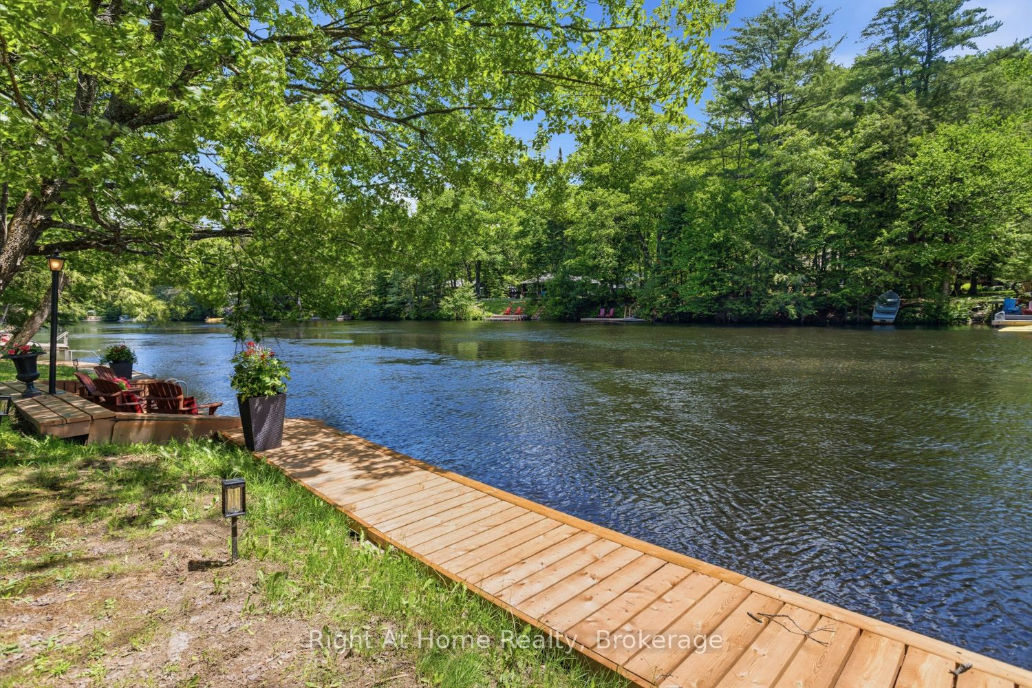 1074 Holiday Park Drive, Bracebridge, ON P1L 1W9 photo 3