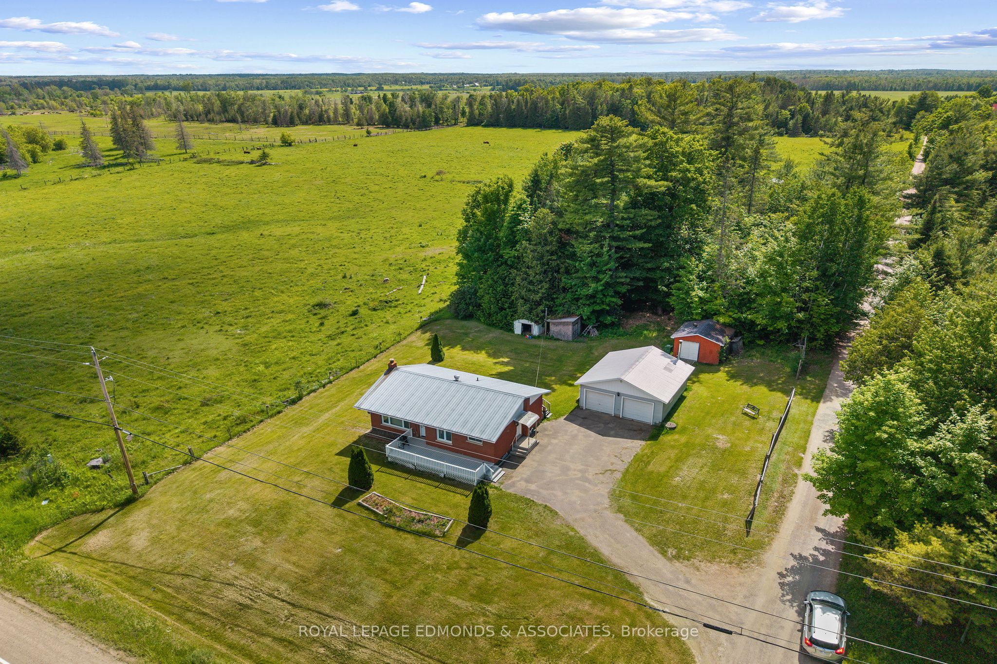 39325A Highway 41, Laurentian Valley, ON K8A 6W4 photo 2