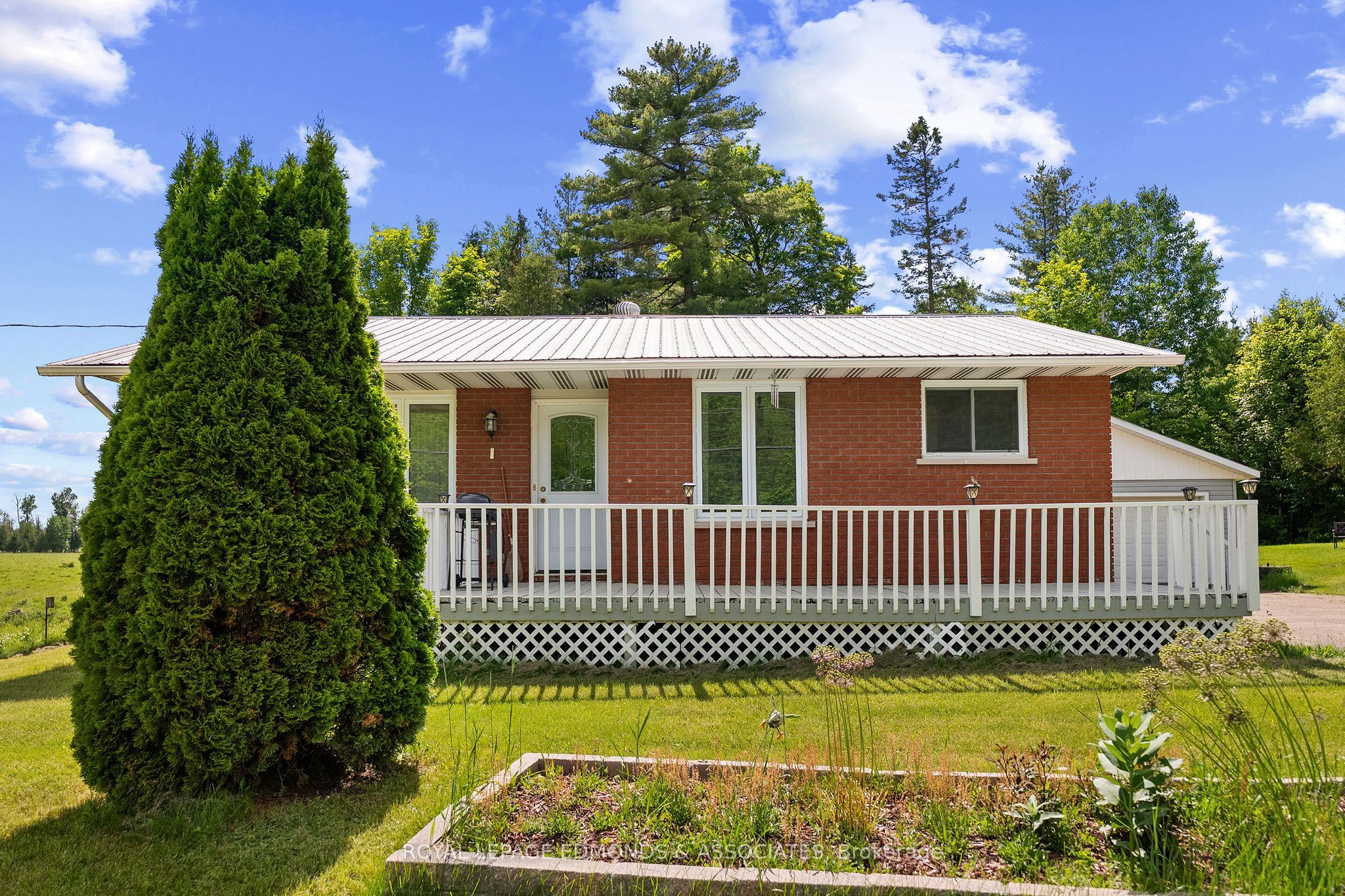 39325A Highway 41, Laurentian Valley, ON K8A 6W4 photo 3