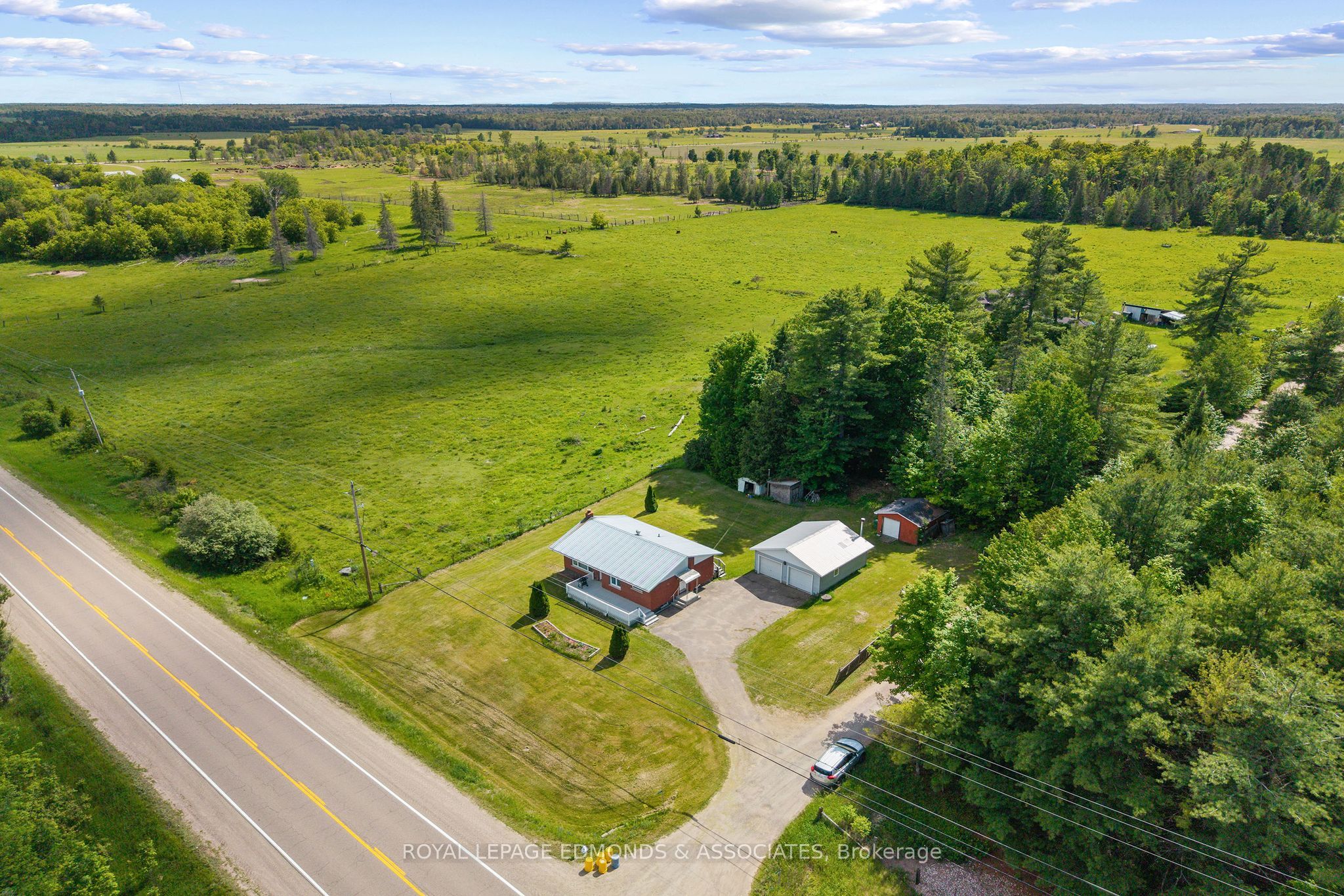 39325A Highway 41, Laurentian Valley, ON K8A 6W4 photo 5