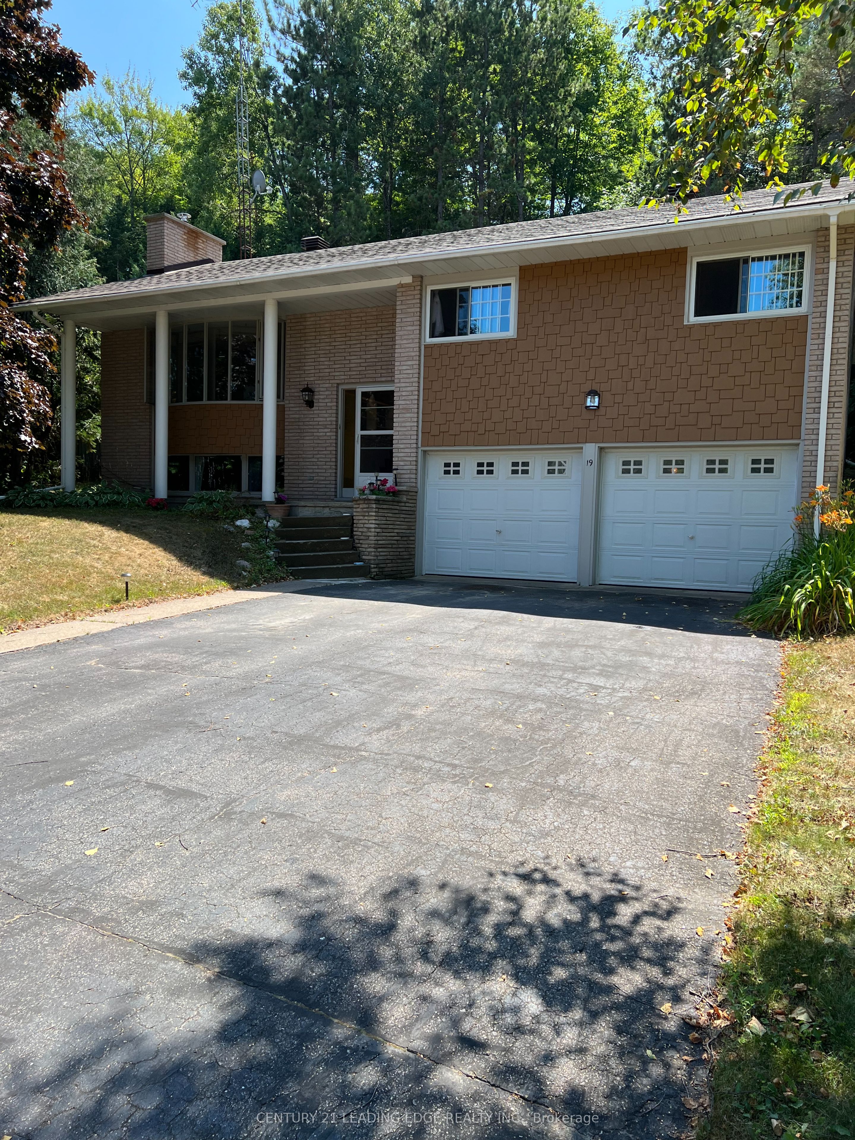 19 FOREST HILL Road, Bancroft, ON K0L 1C0
