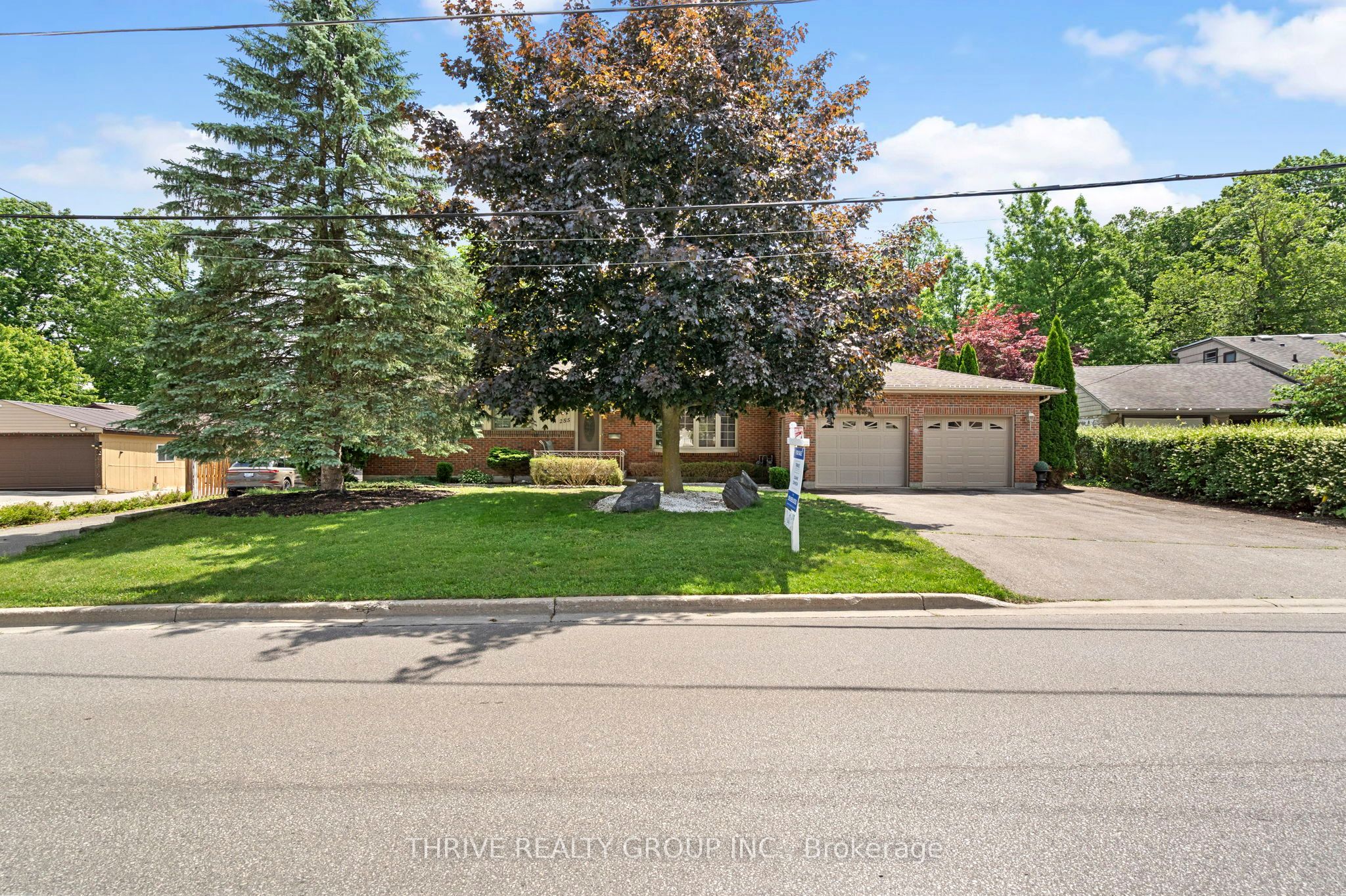 255 Ridgewood Crescent, London South, ON N6J 3G7