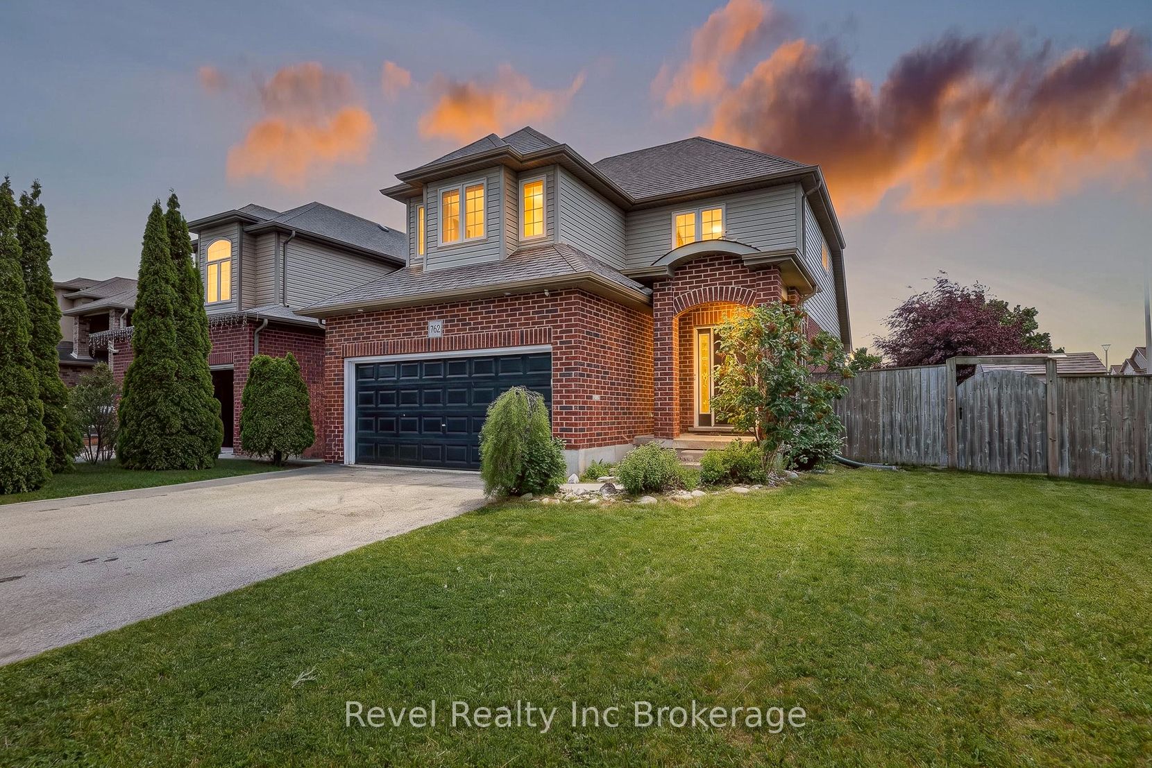 762 Frontenac Crescent, Woodstock, ON N4V 0B1 photo 3