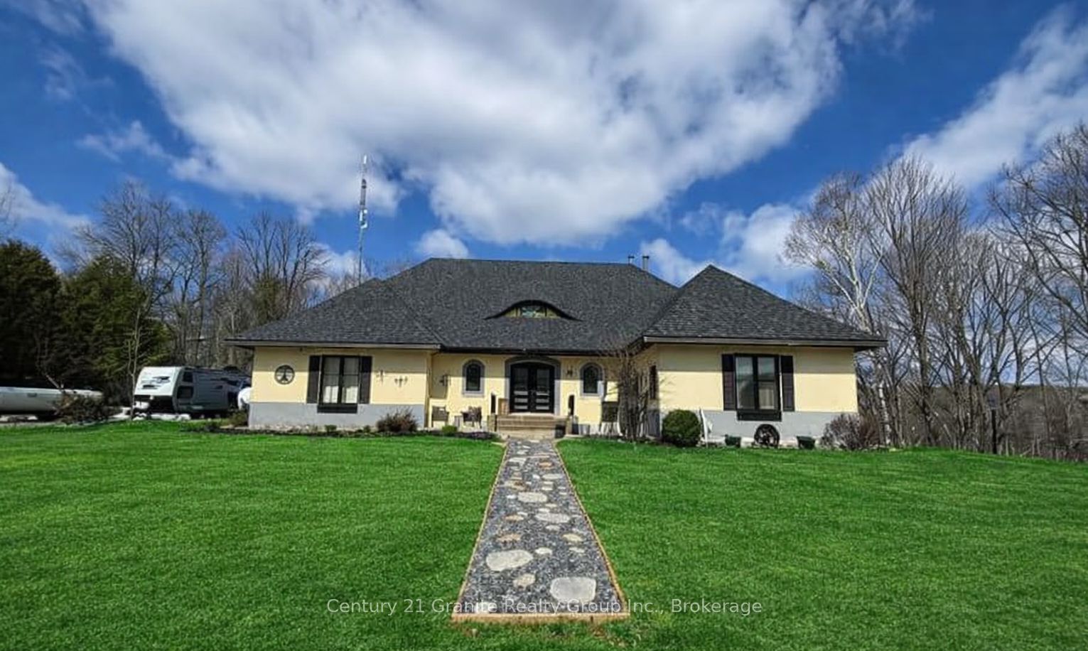 41 Maple Street, Bancroft, ON K0L 1C0 photo 2