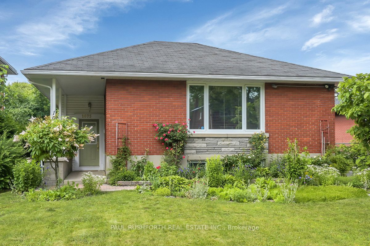 1075 Secord Avenue, Billings Bridge - Riverside Park and Area, ON K1H 8C7