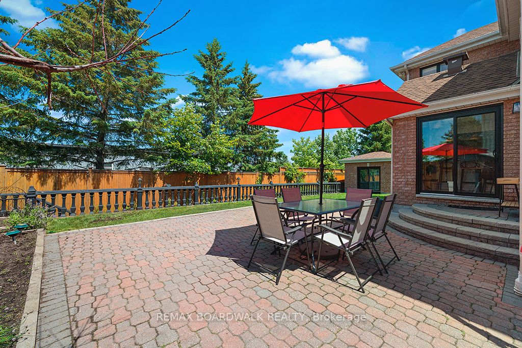 1560 Montcerf Court, Orleans - Convent Glen and Area, ON K1C 4Z4 photo 4