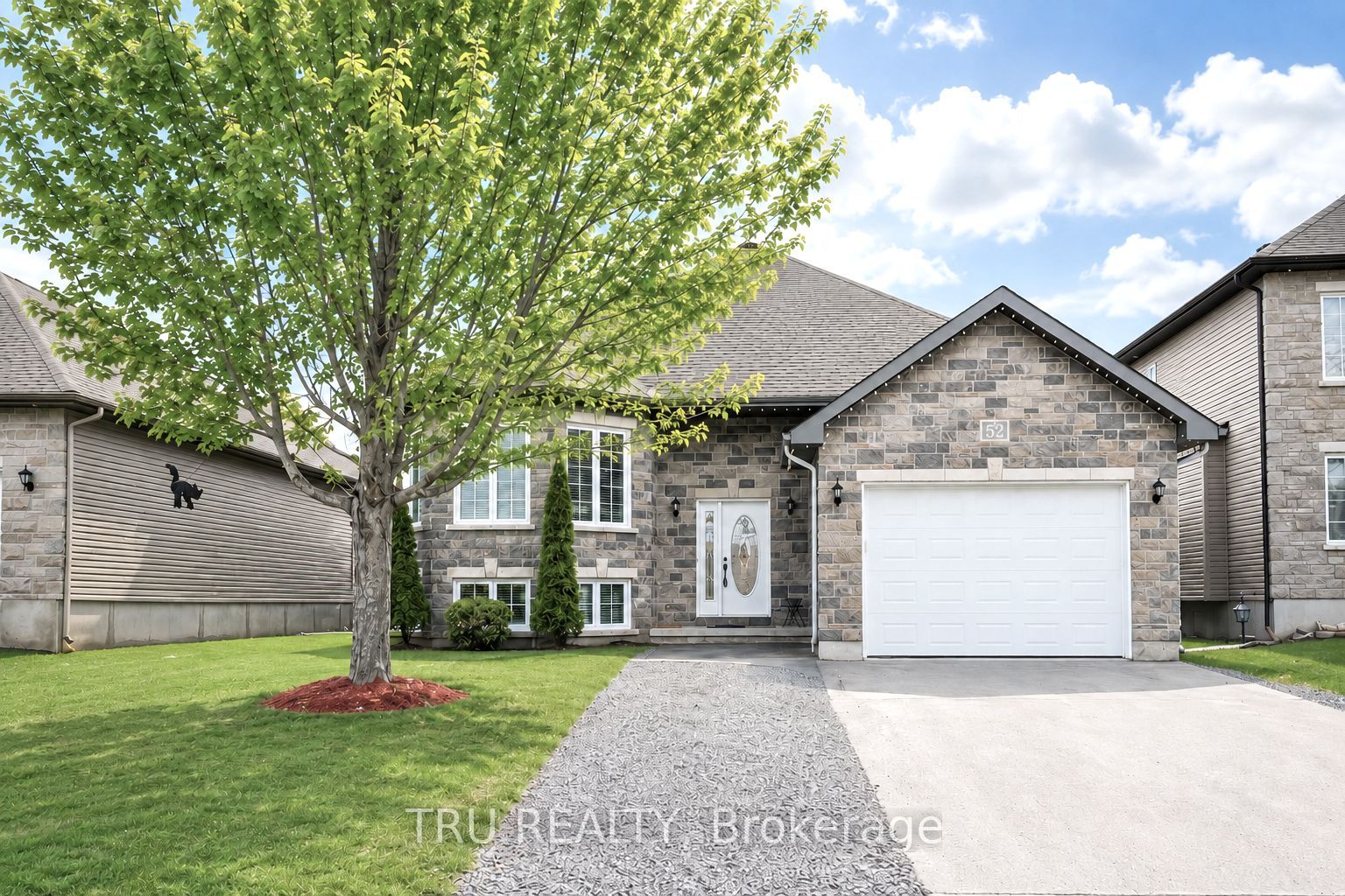 52 South Indian Drive, The Nation, ON K0A 2M0 photo 2