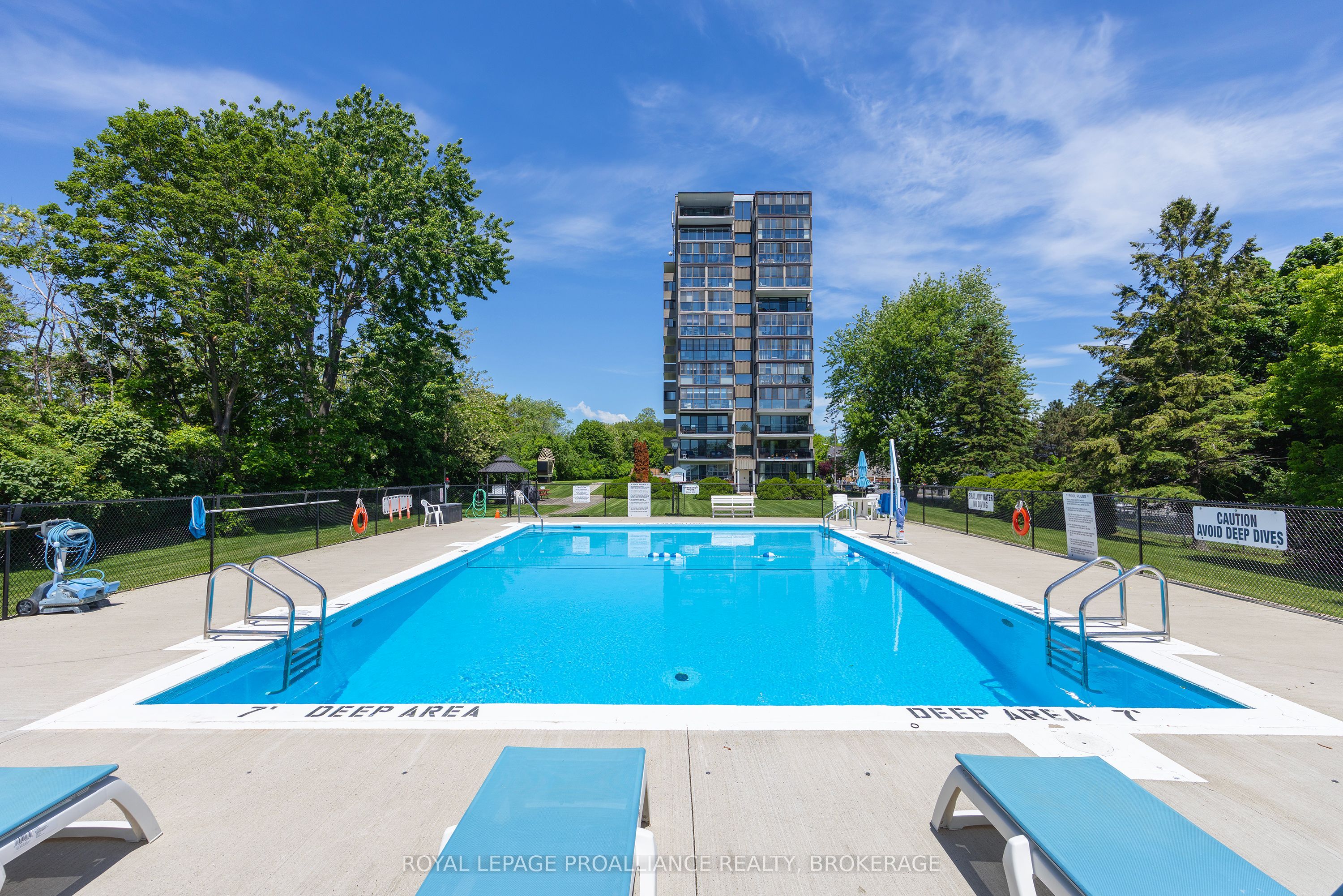 2 Mowat Avenue 806, Kingston, ON K7M 1K1 photo 2