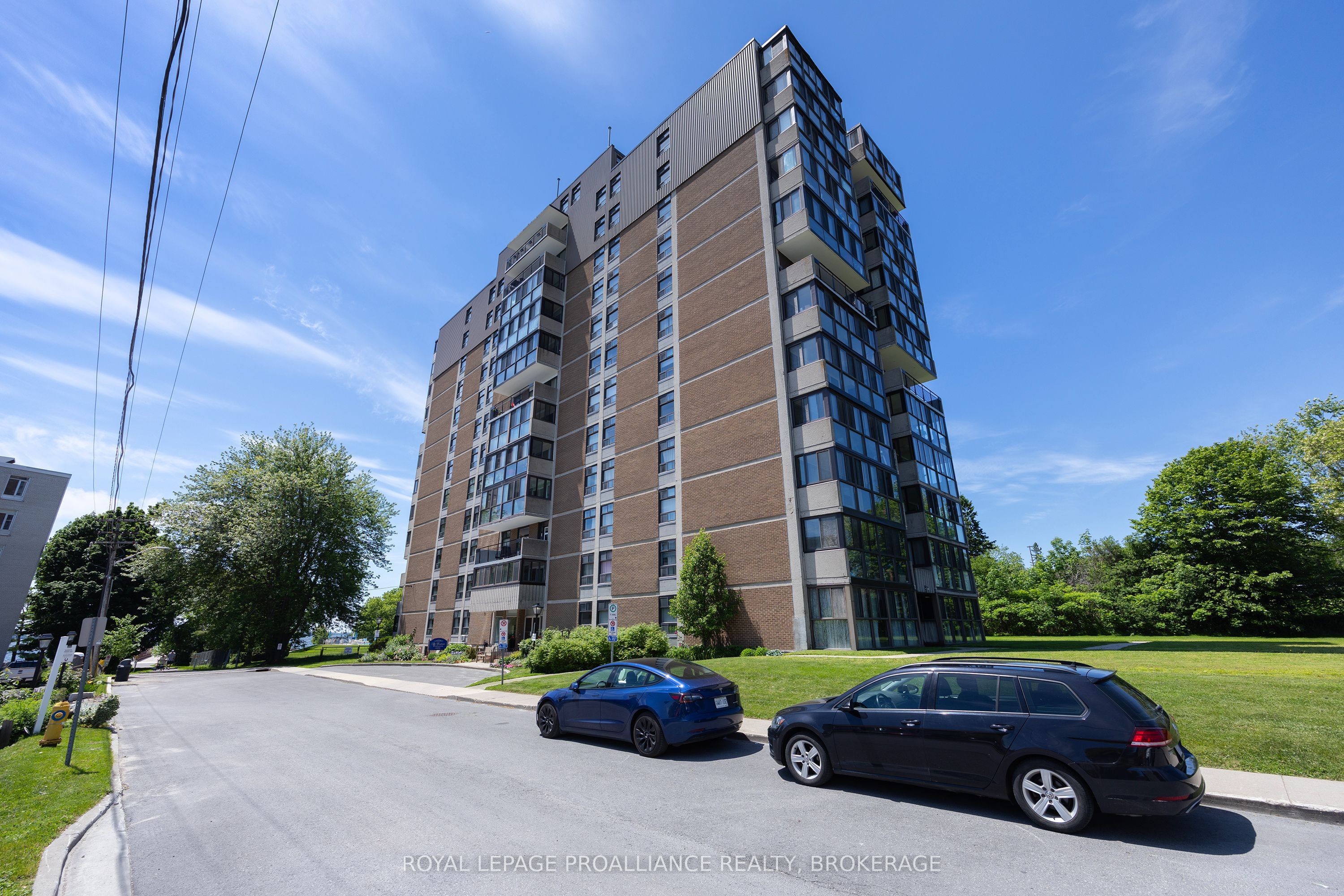 2 Mowat Avenue 806, Kingston, ON K7M 1K1 photo 3