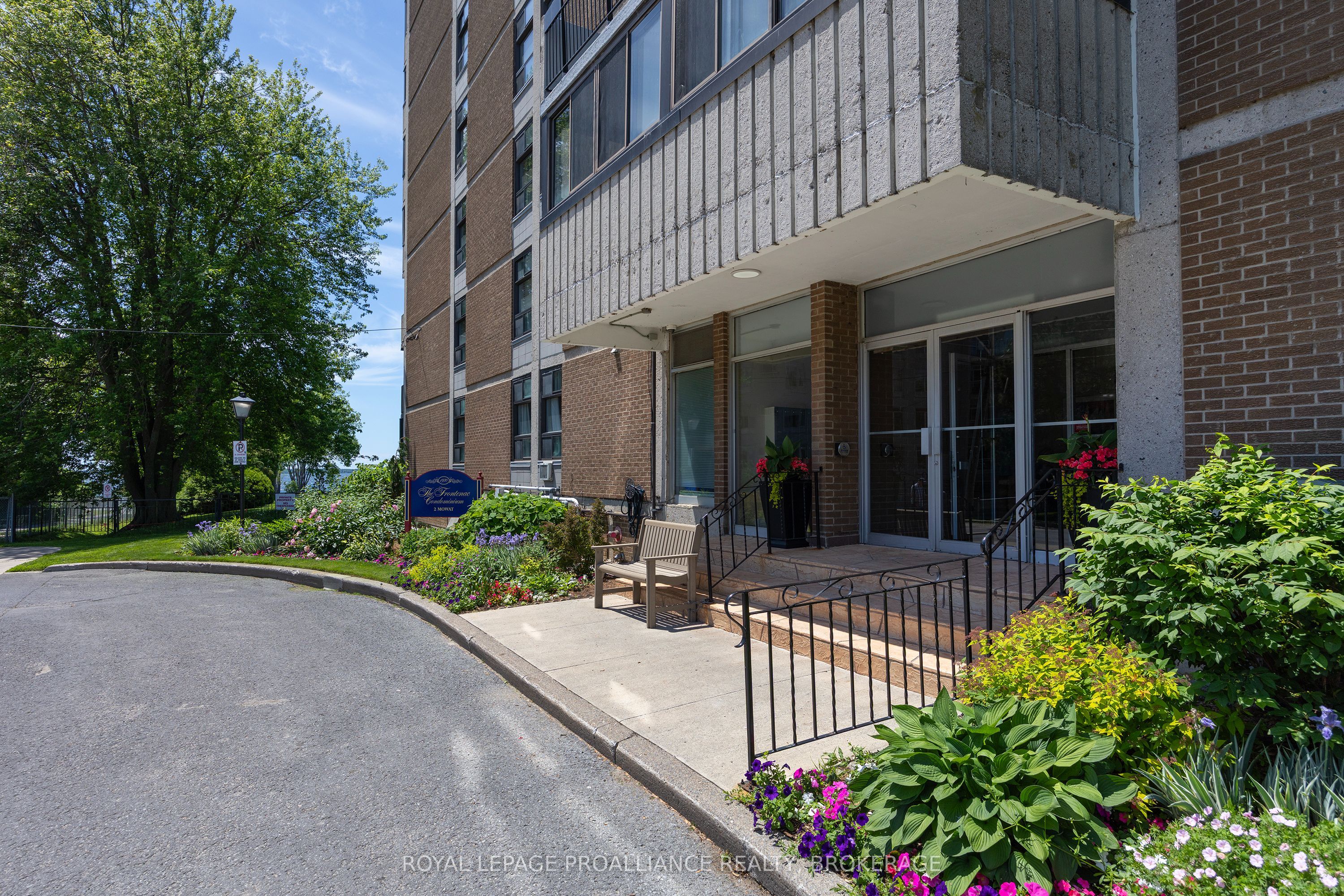 2 Mowat Avenue 806, Kingston, ON K7M 1K1 photo 4