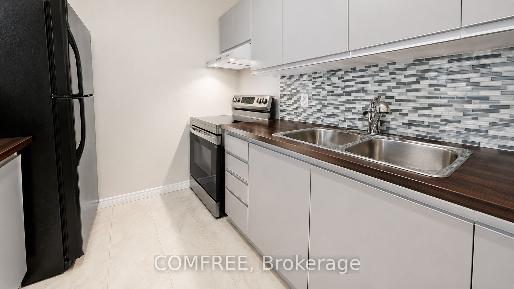 270 Brittany Drive 214, Manor Park - Cardinal Glen and Area, ON K1K 4M3 photo 5
