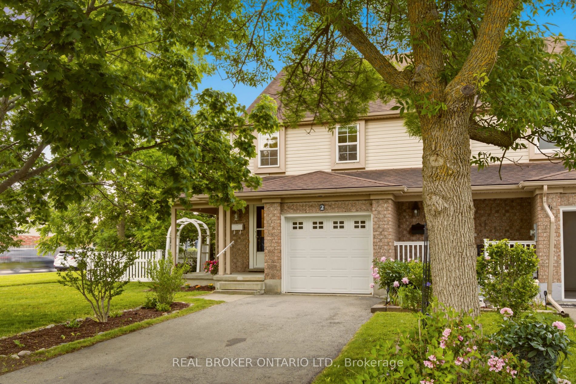 2 Ireland Place, Guelph, ON N1E 7C2 photo 2