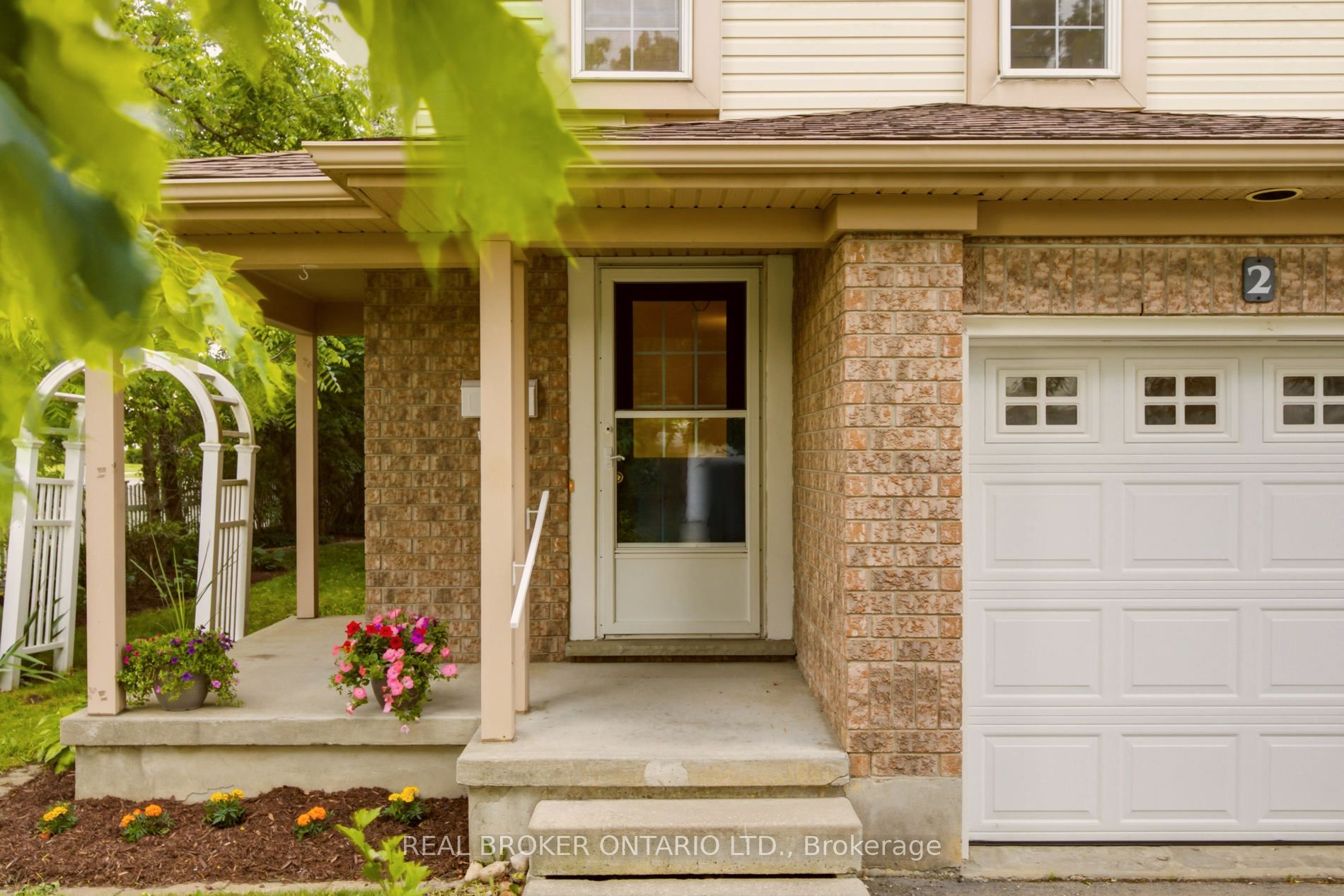 2 Ireland Place, Guelph, ON N1E 7C2 photo 3
