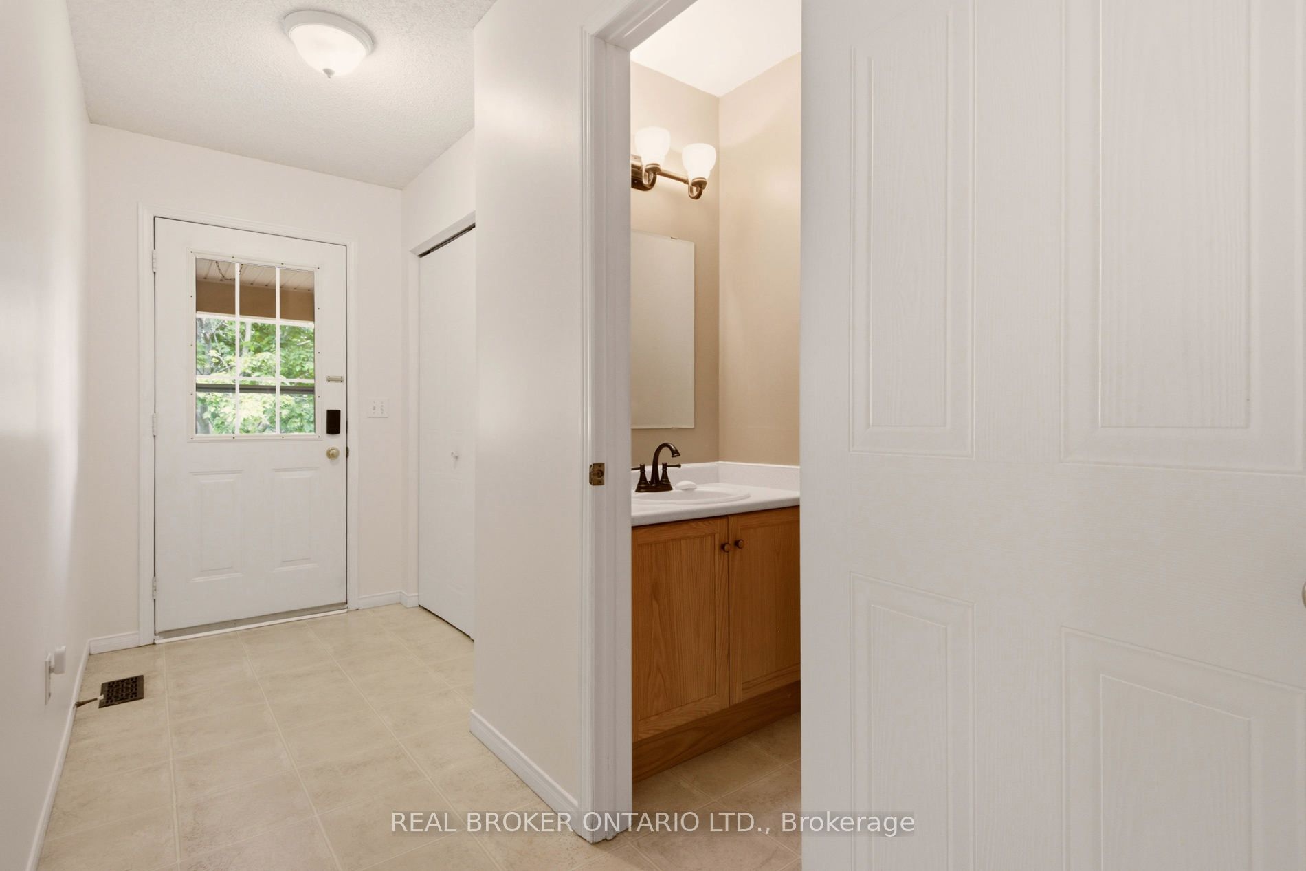 2 Ireland Place, Guelph, ON N1E 7C2 photo 4