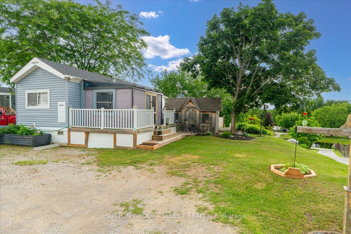 8685 Rock Glen Road 404, Lambton Shores, ON N0M 1B0 photo 2