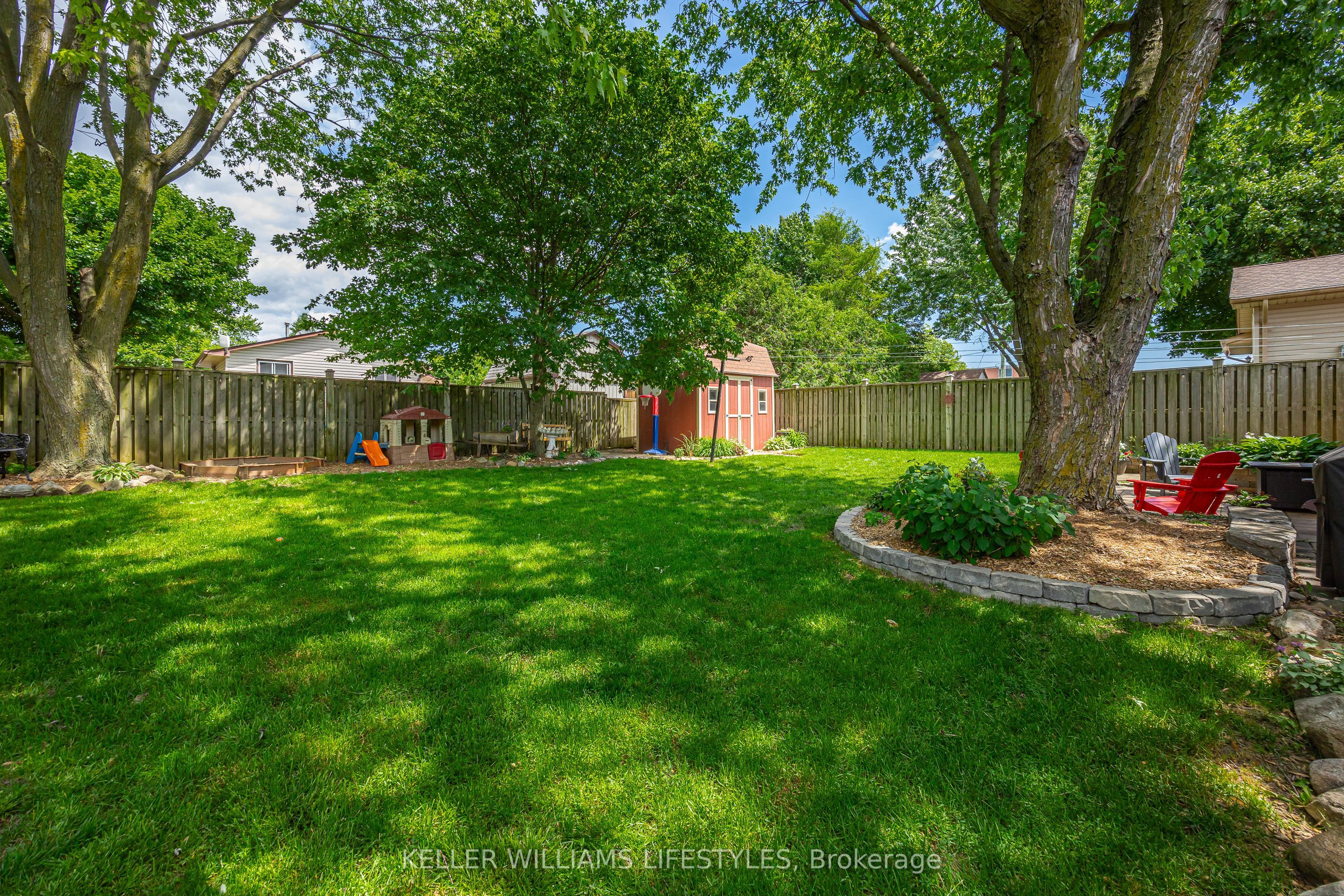 109 Willow Avenue, Lucan Biddulph, ON N0M 2J0 photo 2