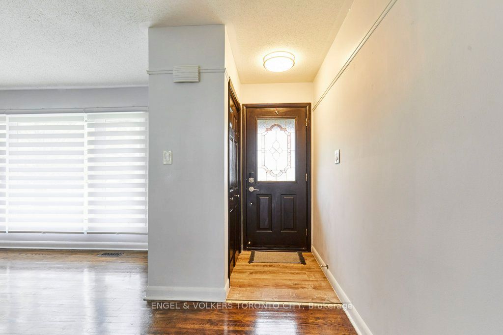15 Lambert Drive, Belleville, ON K8N 4K5 photo 3