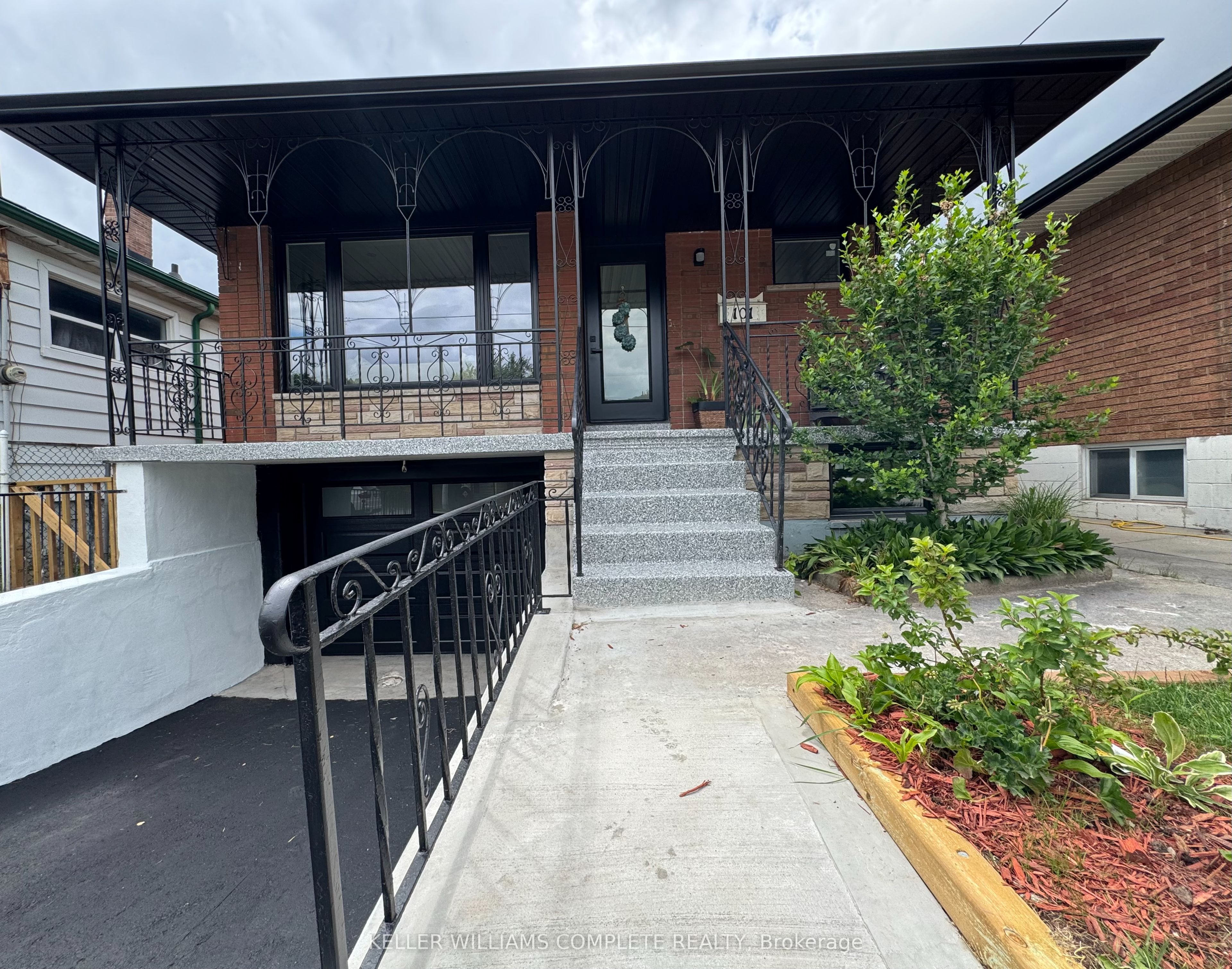 101 REID Avenue N, Hamilton, ON L8H 6E2