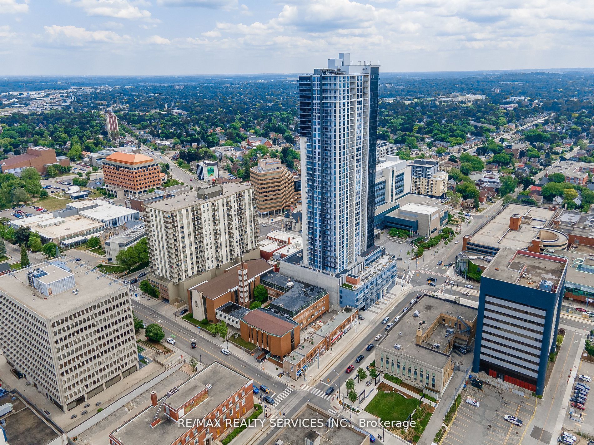 60 Frederick Street 2712, Kitchener, ON N2H 0C7 photo 3