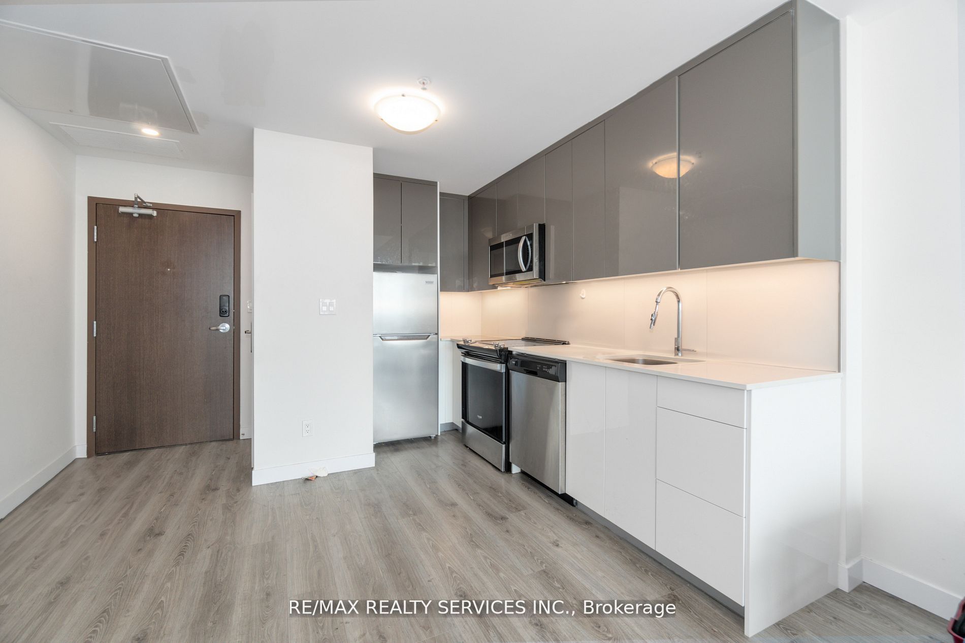 60 Frederick Street 2712, Kitchener, ON N2H 0C7 photo 5