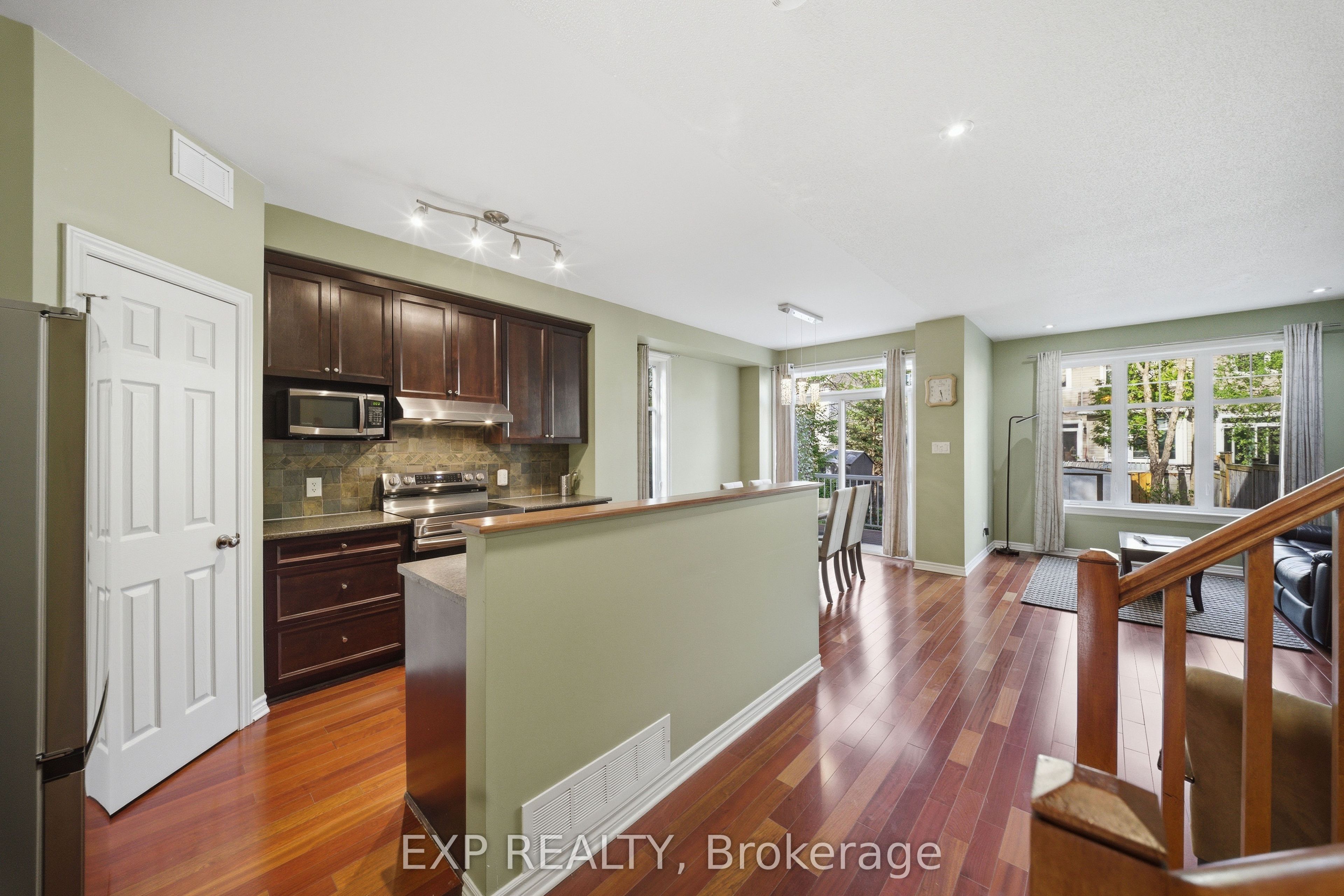 4265 Kelly Farm Drive, Blossom Park - Airport and Area, ON K1T 0A6 photo 4