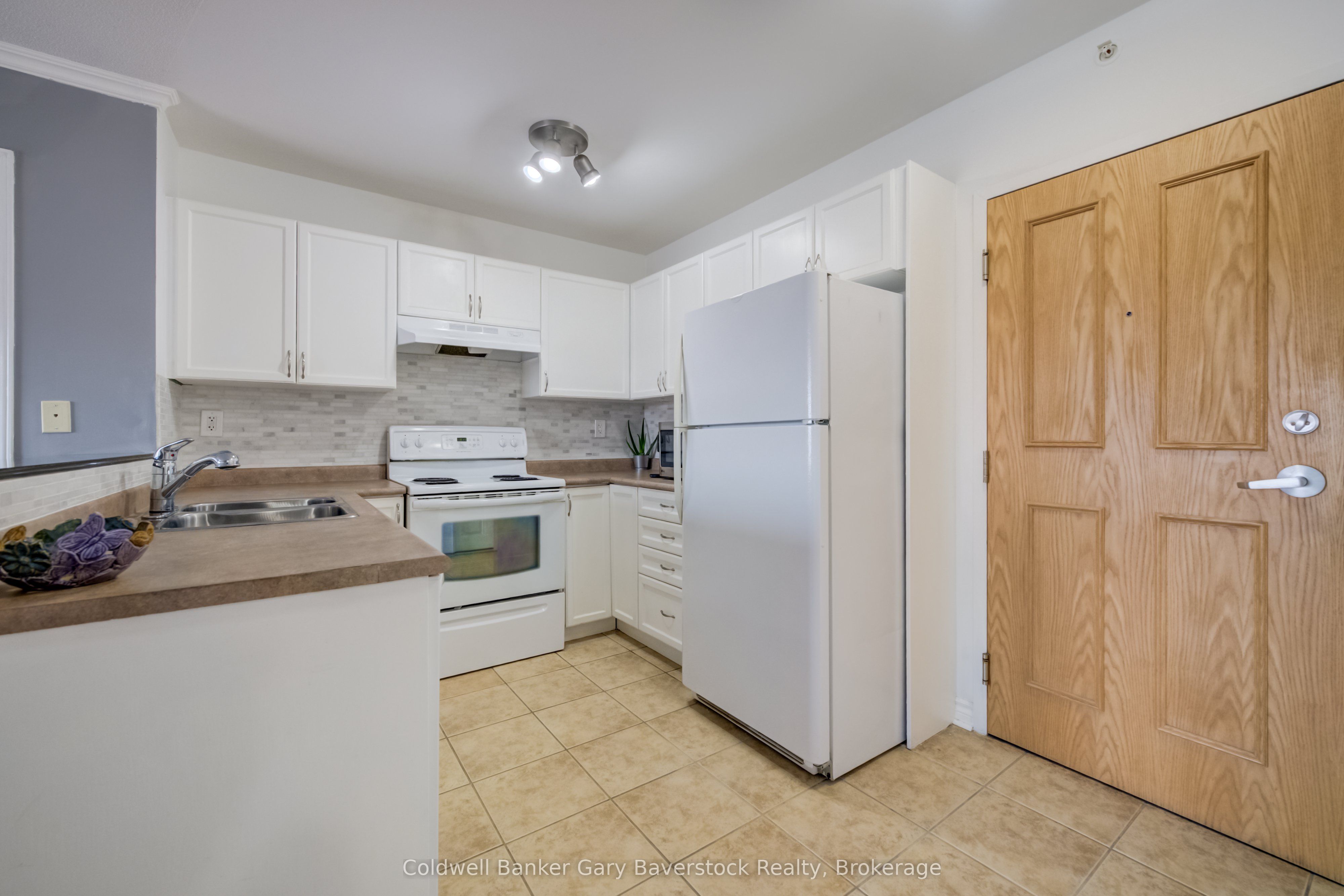 8 Harris Street 420, Cambridge, ON N1R 8R1 photo 4