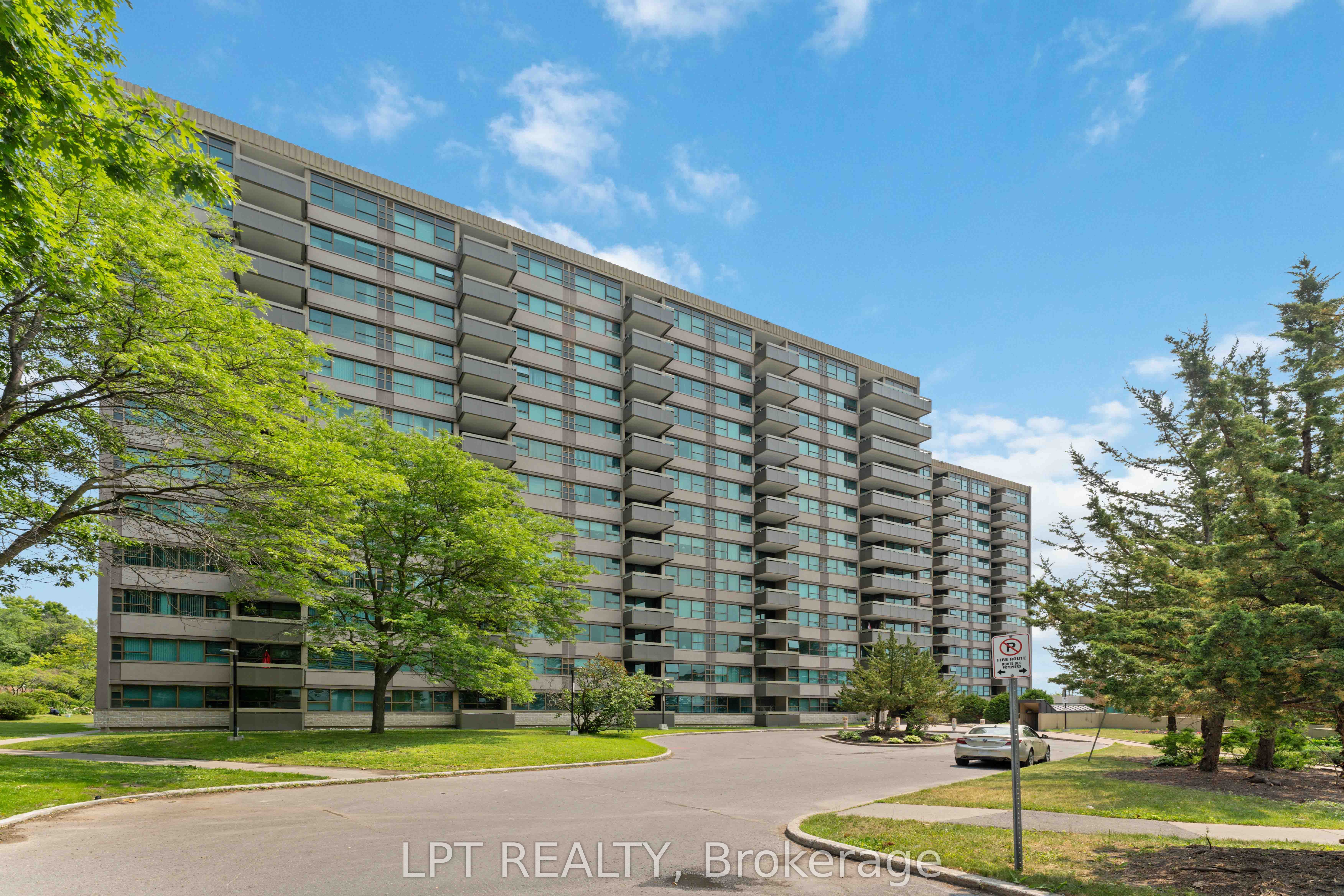 555 Brittany Drive 314, Manor Park - Cardinal Glen and Area, ON K1K 4C5 photo 2