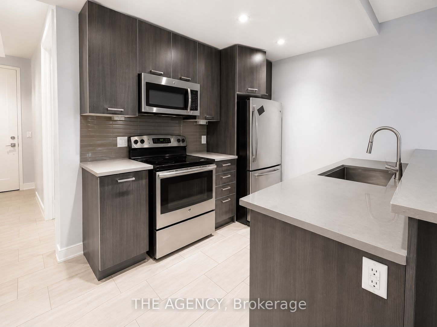 150 Main Street W 715, Hamilton, ON L8P 1H8 photo 4