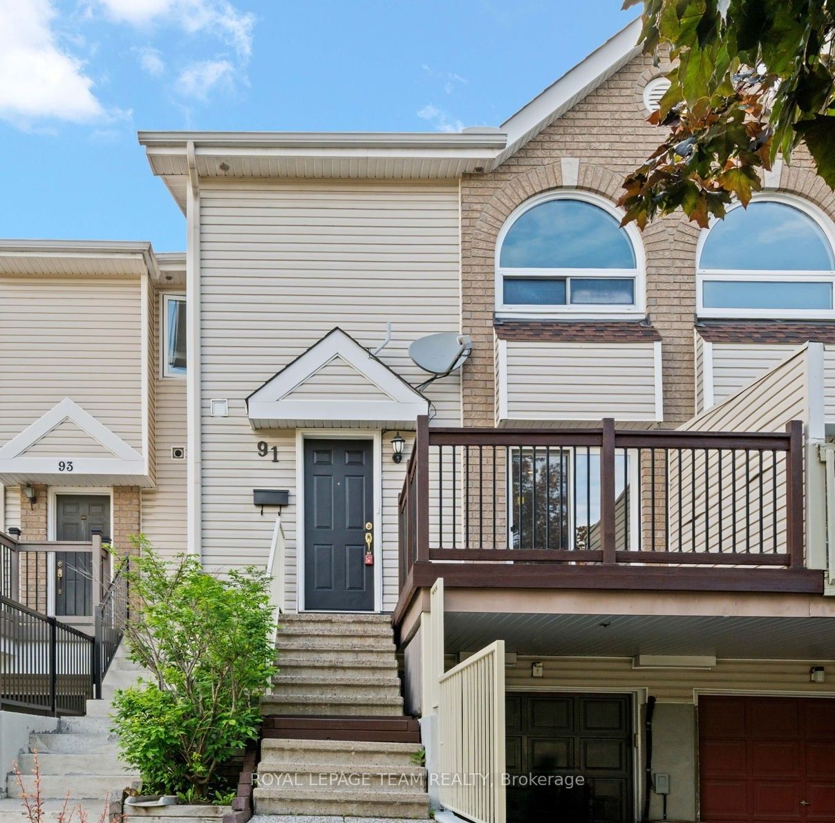 91 Thornbury Crescent, South of Baseline to Knoxdale, ON K2G 6C4 photo 2
