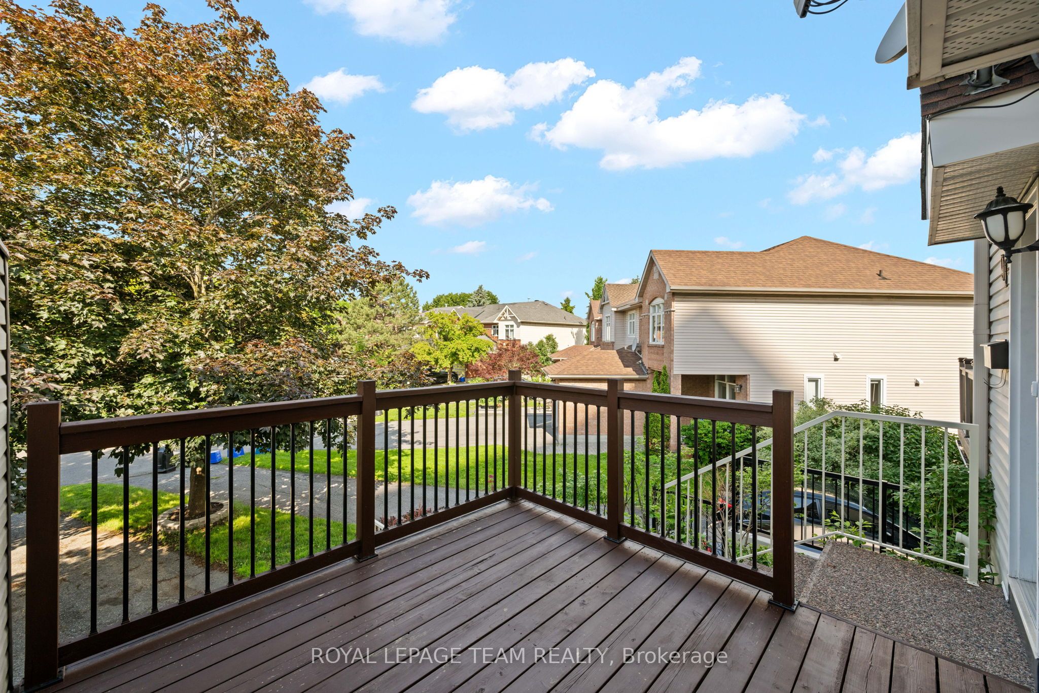 91 Thornbury Crescent, South of Baseline to Knoxdale, ON K2G 6C4 photo 3