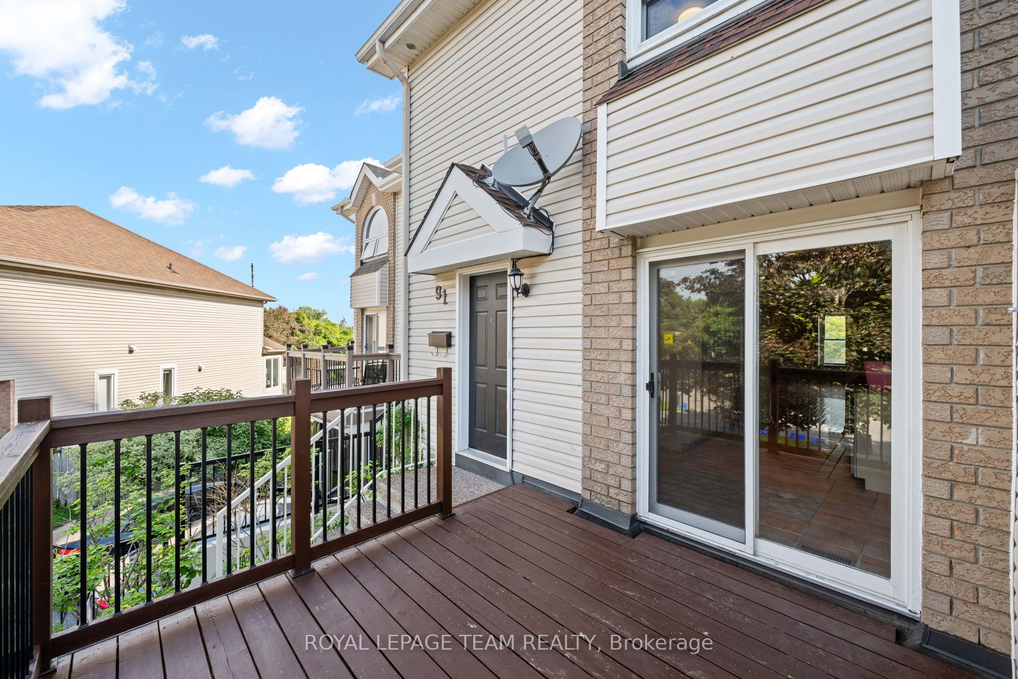 91 Thornbury Crescent, South of Baseline to Knoxdale, ON K2G 6C4 photo 4