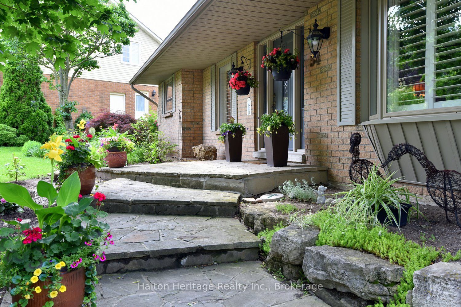 34 Howard Boulevard, Hamilton, ON L8B 0G3 photo 4