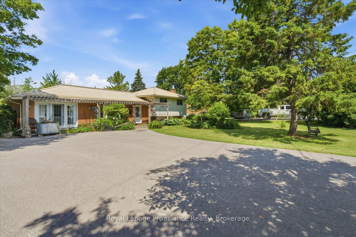 171 Aikins Road, Quinte West, ON K8N 4Z2 photo 2