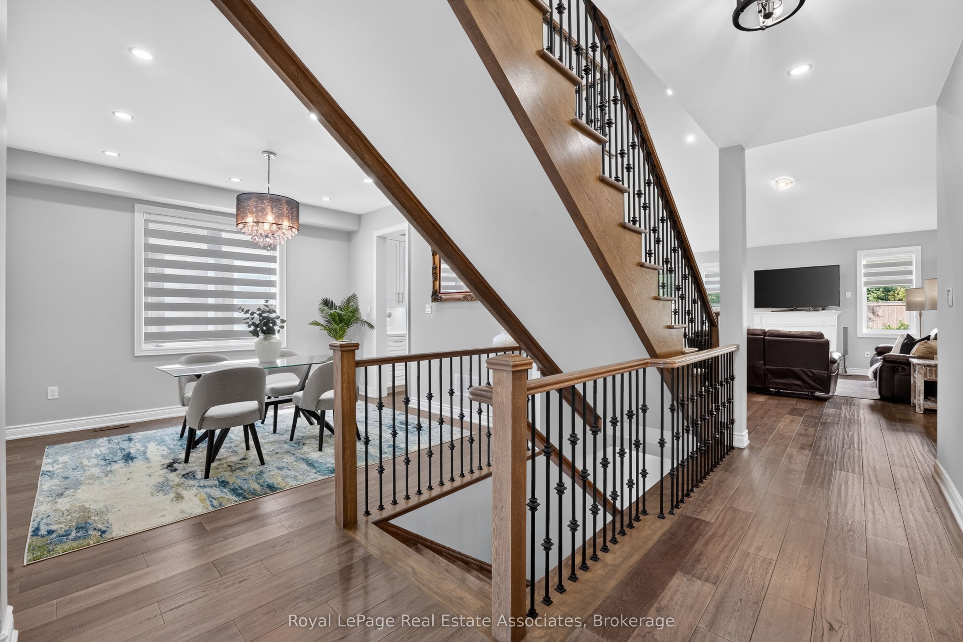 48 HARPIN Way E, Centre Wellington, ON N1M 0E9 photo 3